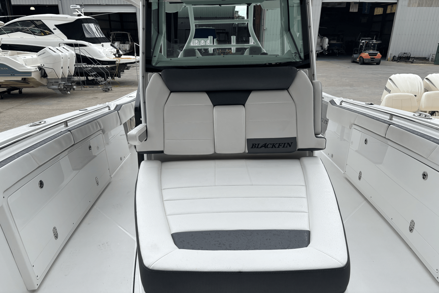2020 Blackfin 332 CC Image Thumbnail #10