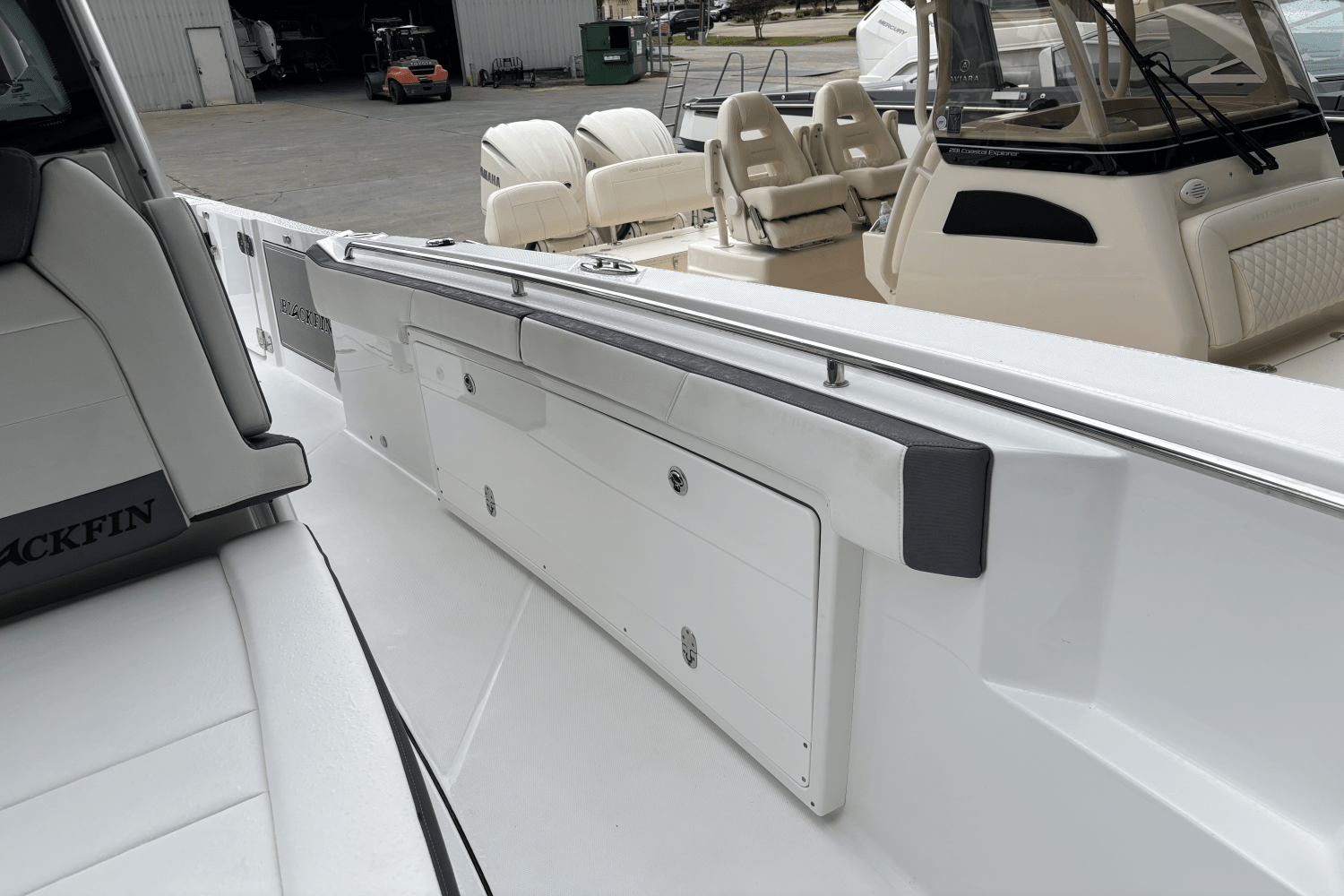 2020 Blackfin 332 CC Image Thumbnail #11