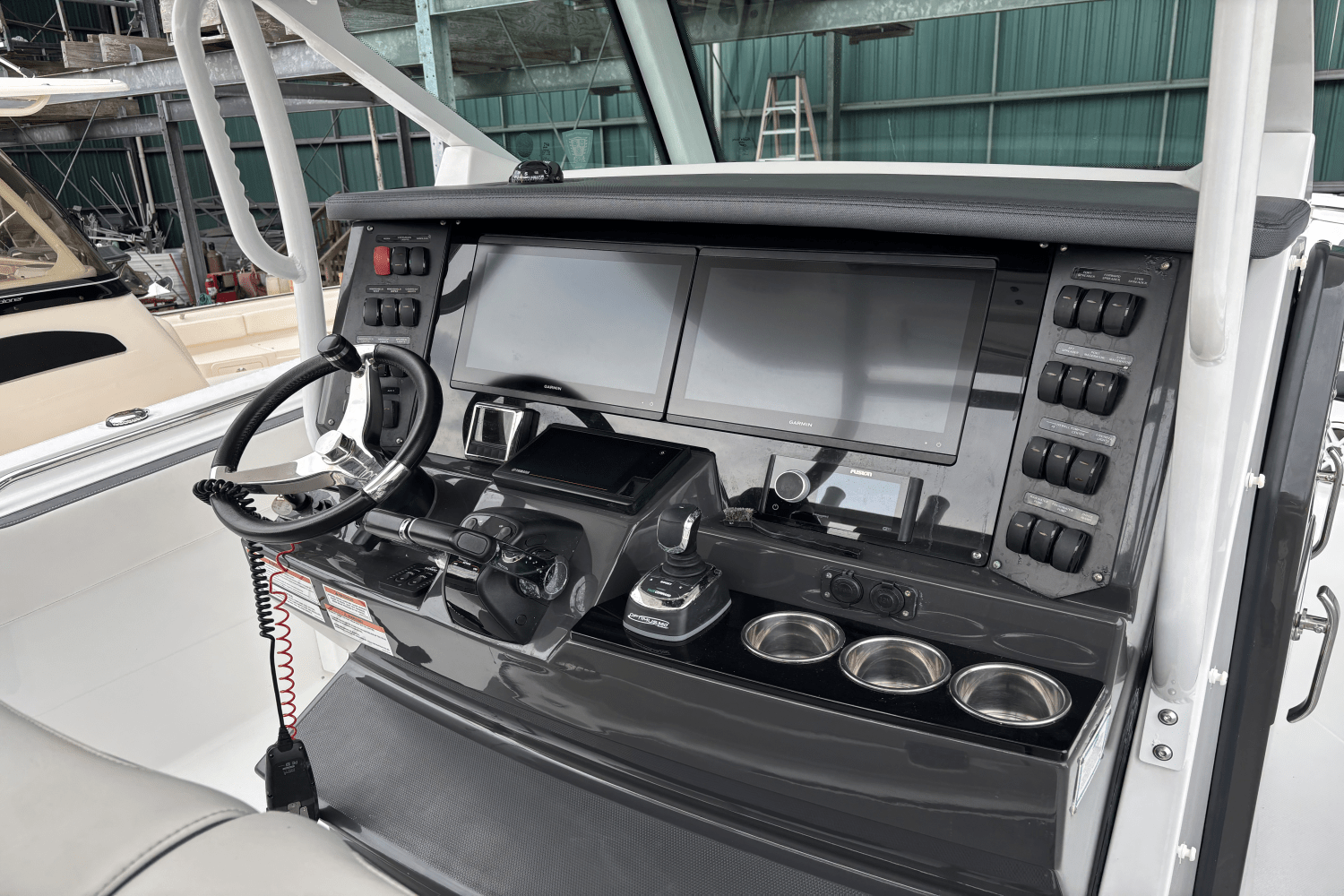 2020 Blackfin 332 CC Image Thumbnail #7