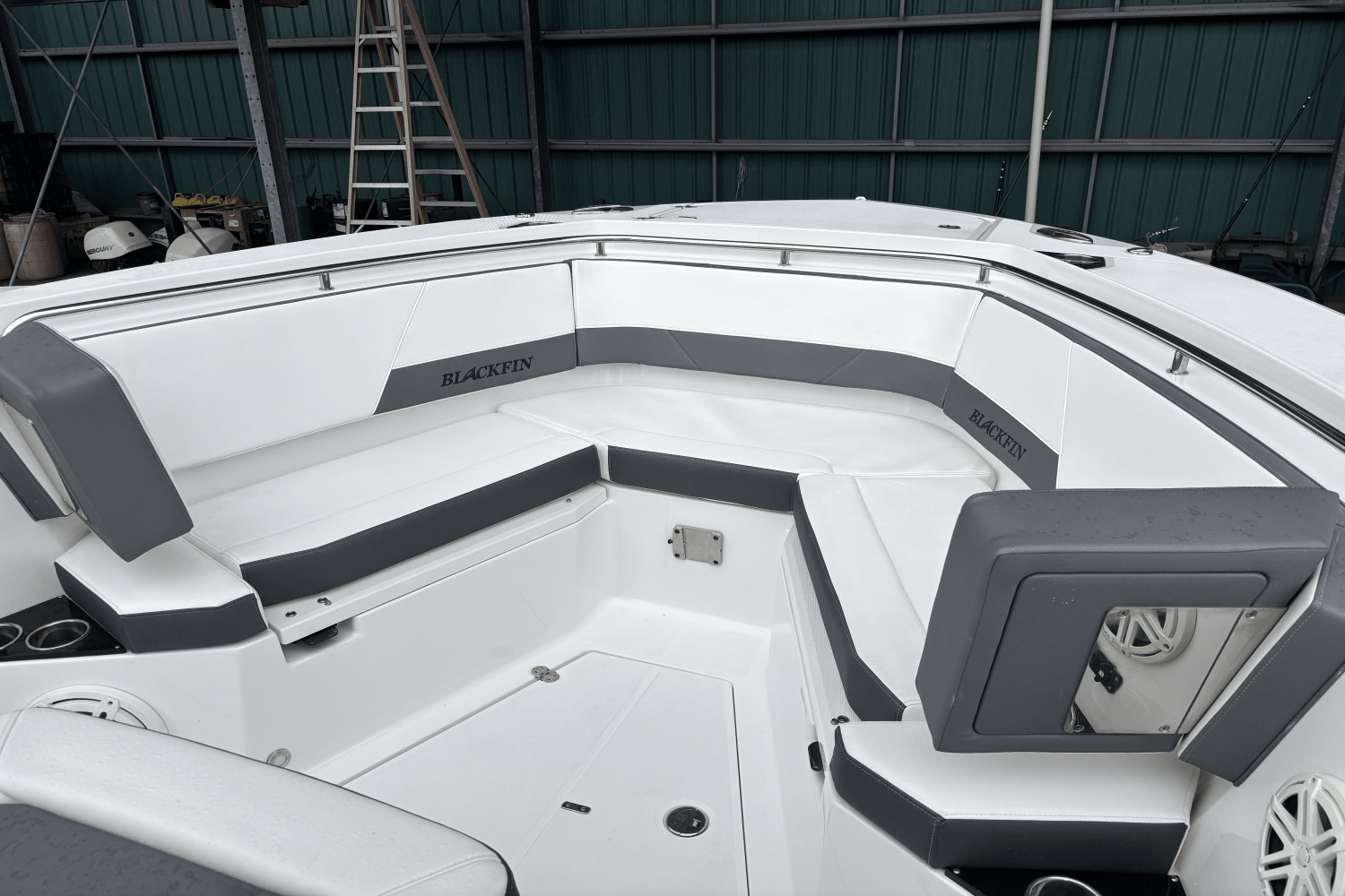 2020 Blackfin 332 CC Image Thumbnail #9