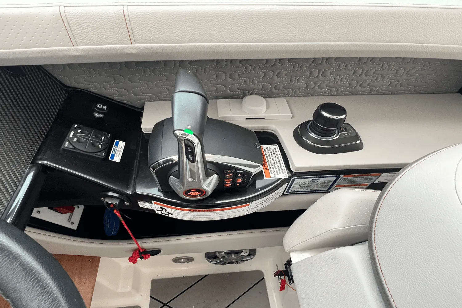 2022 Sea Ray 400 SLX Image Thumbnail #4