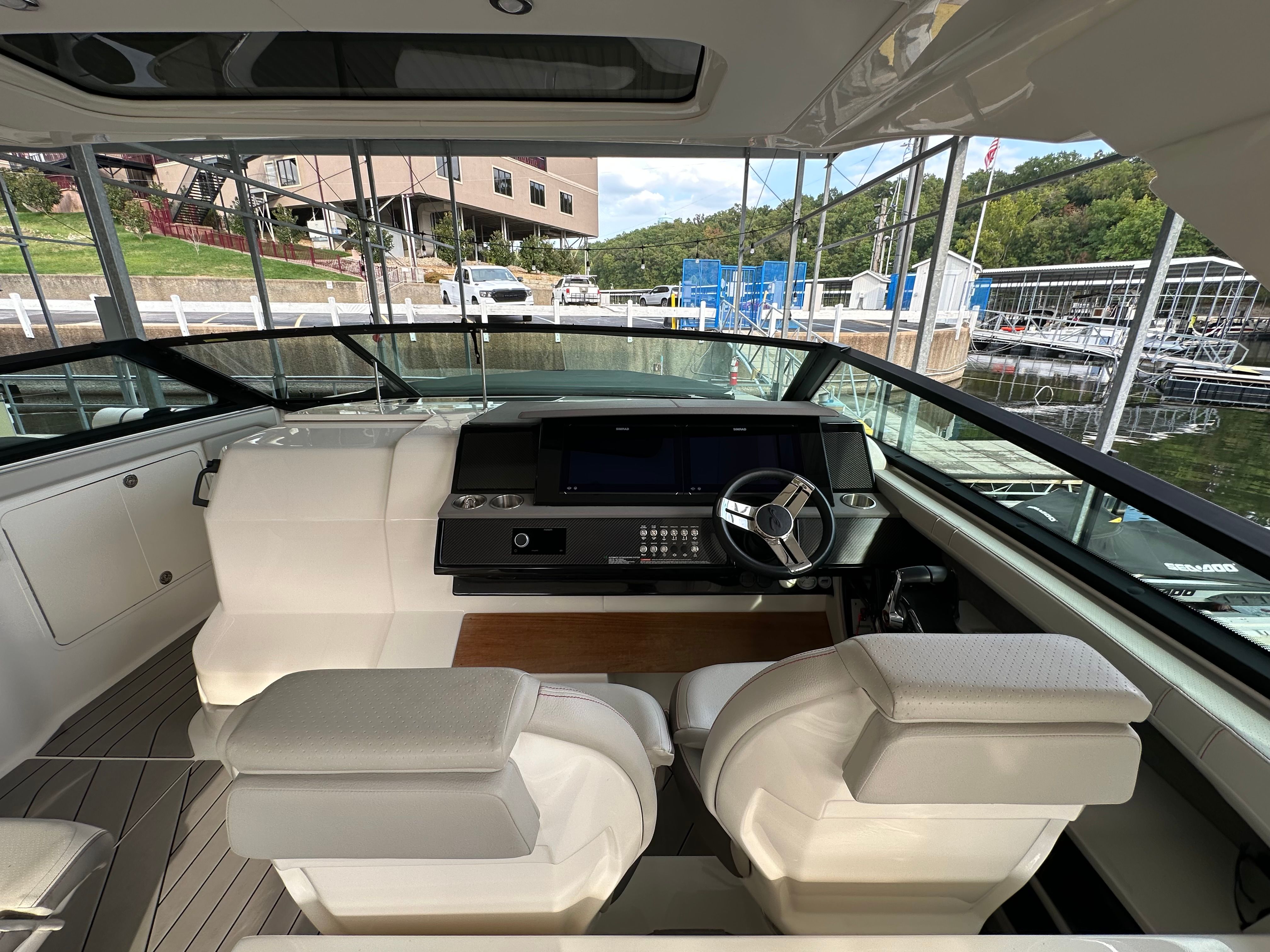 2022 Sea Ray 400 SLX Image Thumbnail #5