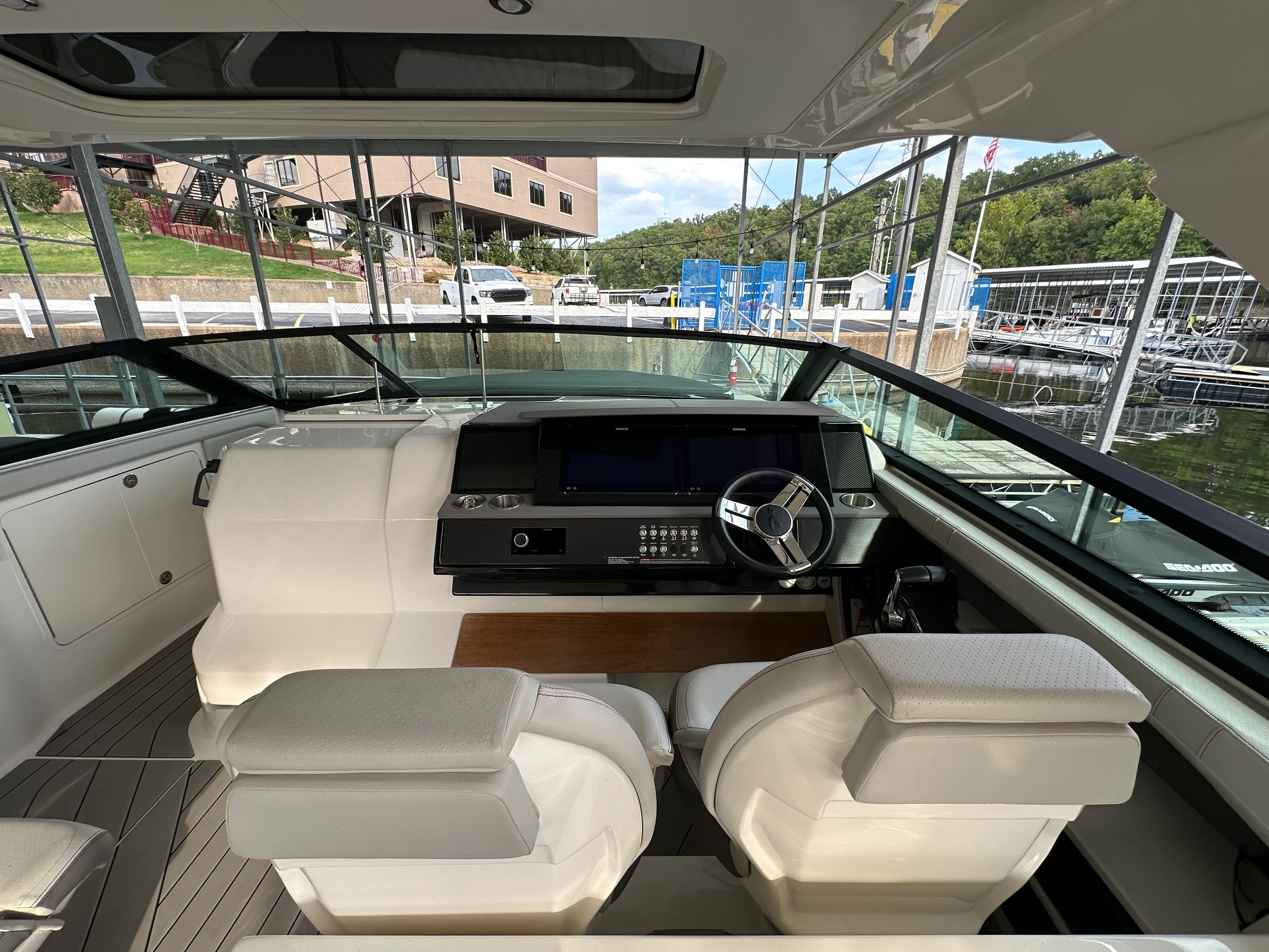 2022 Sea Ray 400 SLX Image Thumbnail #5