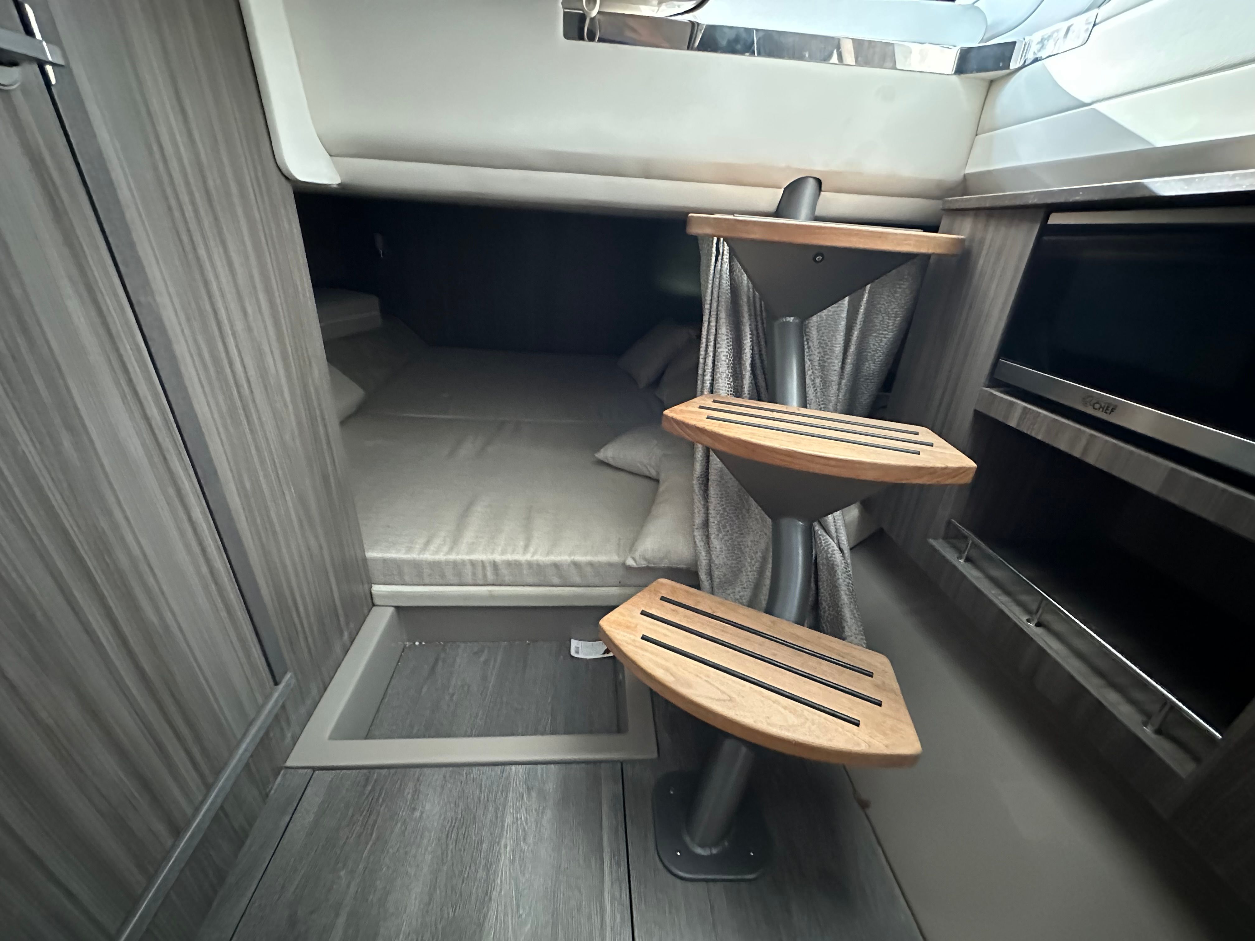 2022 Sea Ray 400 SLX Image Thumbnail #35