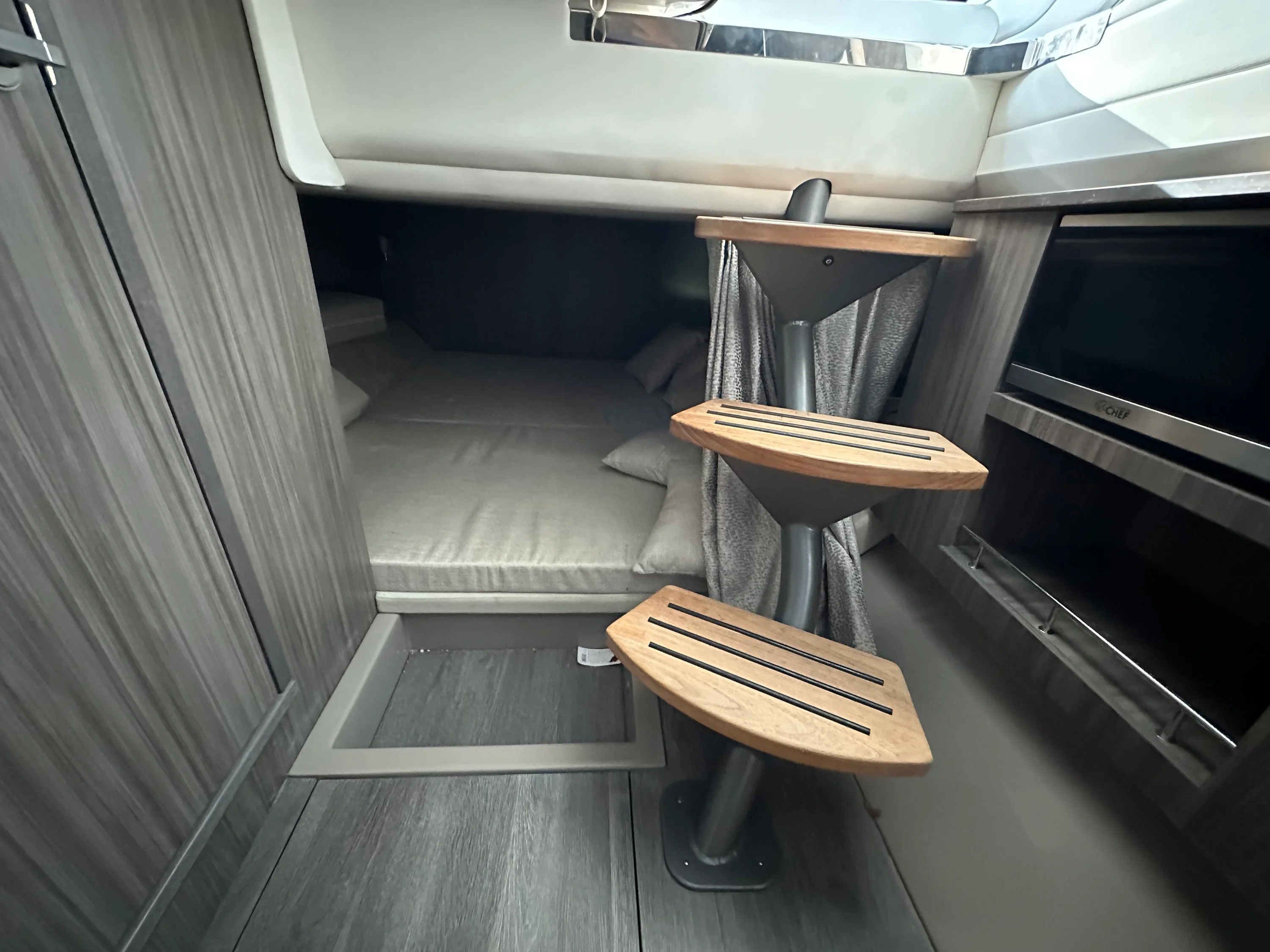 2022 Sea Ray 400 SLX Image Thumbnail #35