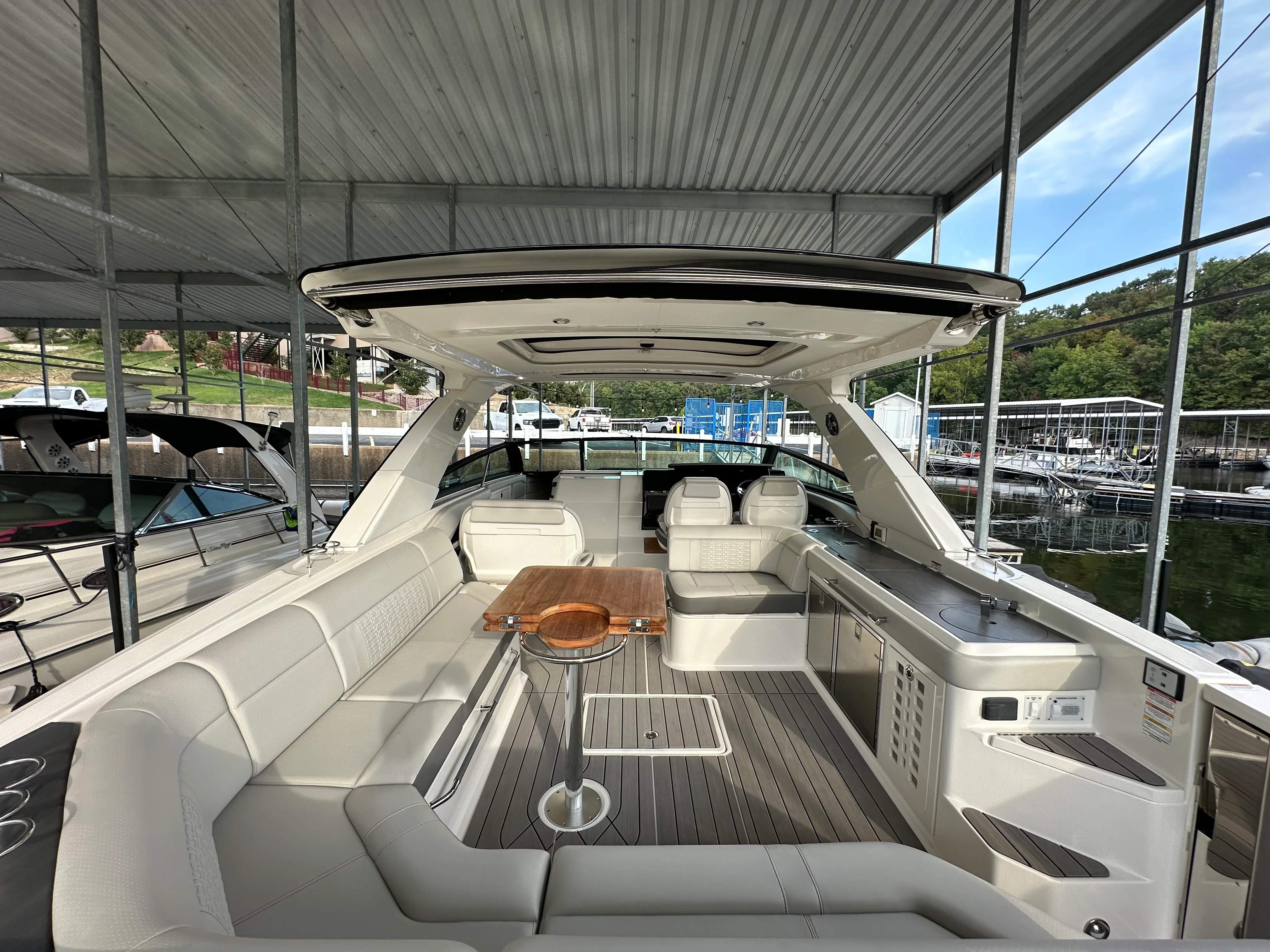 2022 Sea Ray 400 SLX Image Thumbnail #1