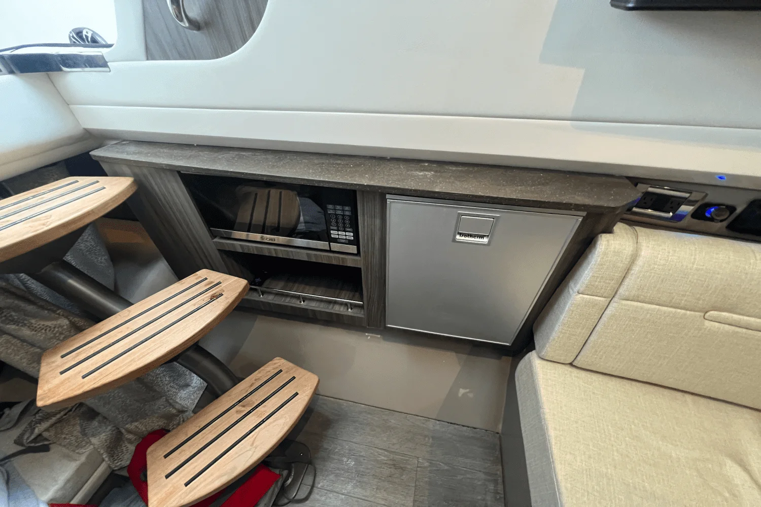 2022 Sea Ray 400 SLX Image Thumbnail #24