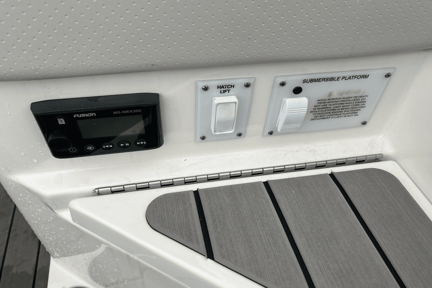 2022 Sea Ray 400 SLX Image Thumbnail #11