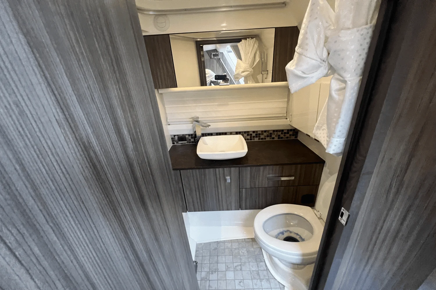 2022 Sea Ray 400 SLX Image Thumbnail #26