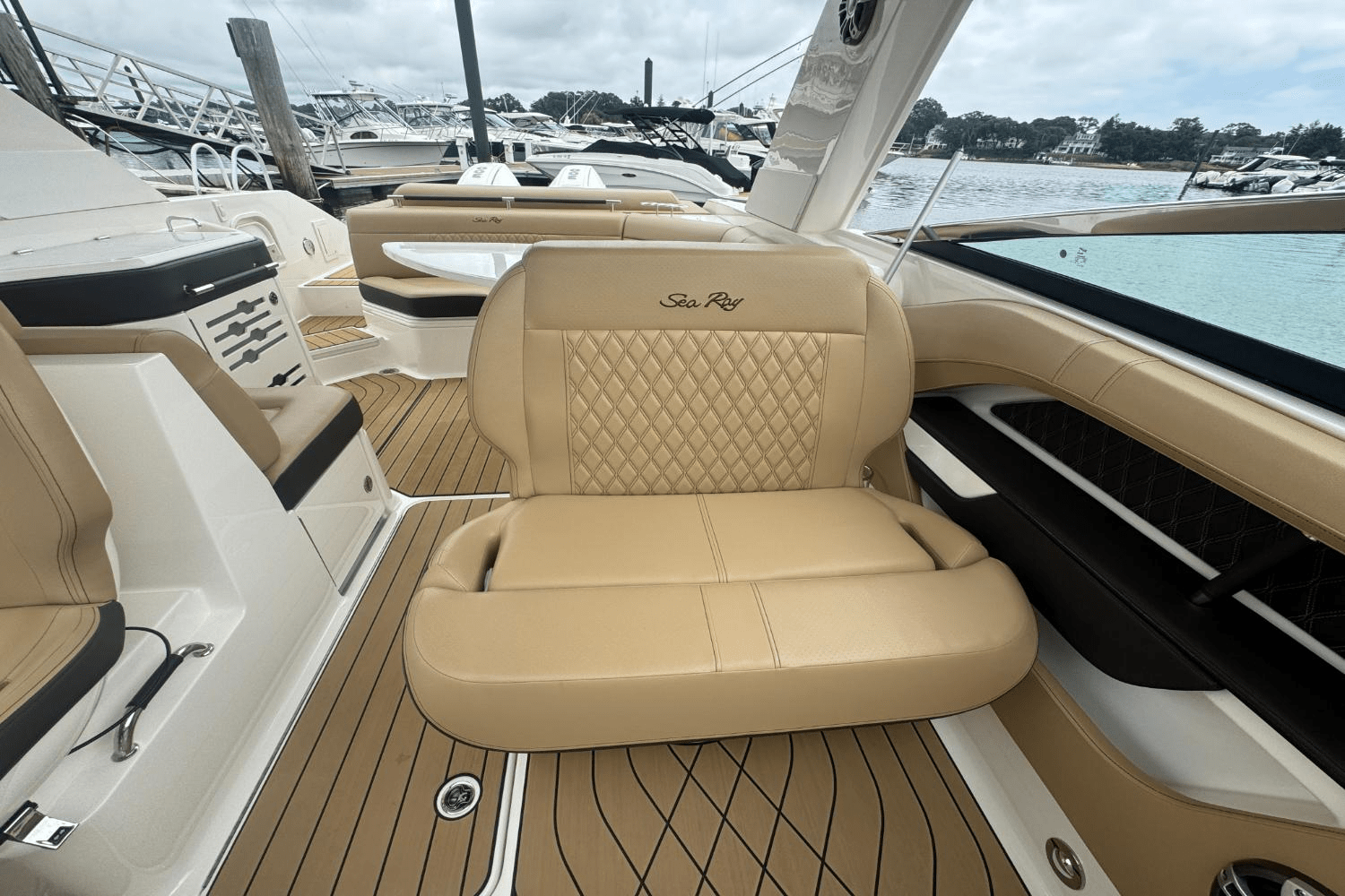 2023 Sea Ray SLX 310 Outboard Image Thumbnail #27