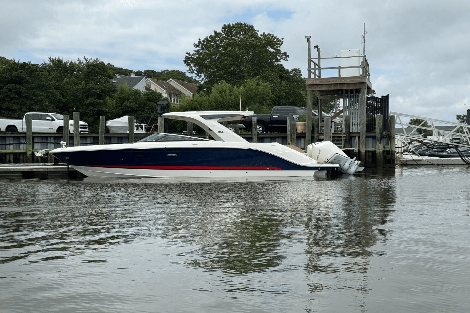2023 Sea Ray SLX 310 Outboard Image Thumbnail #3