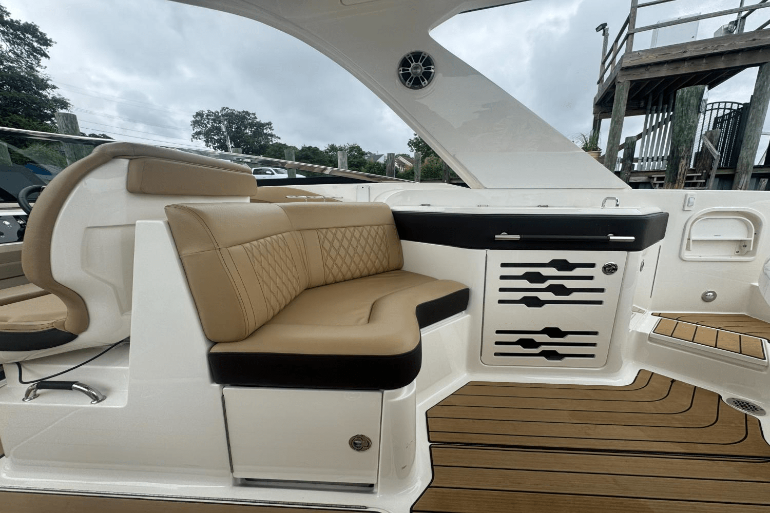 2023 Sea Ray SLX 310 Outboard Image Thumbnail #16