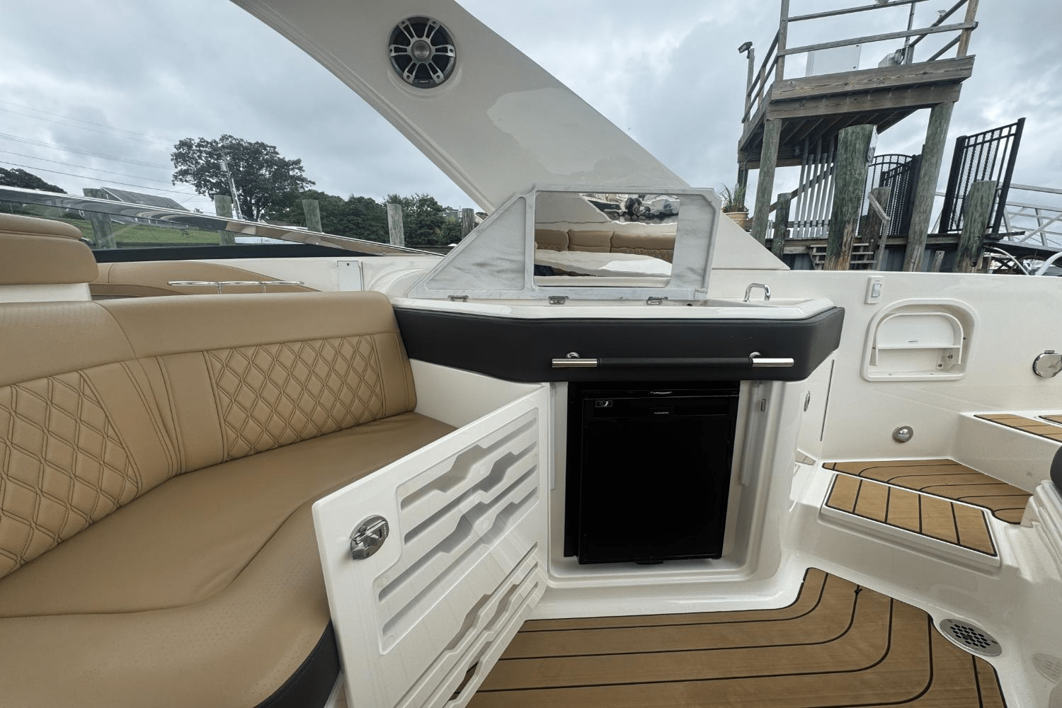 2023 Sea Ray SLX 310 Outboard Image Thumbnail #18