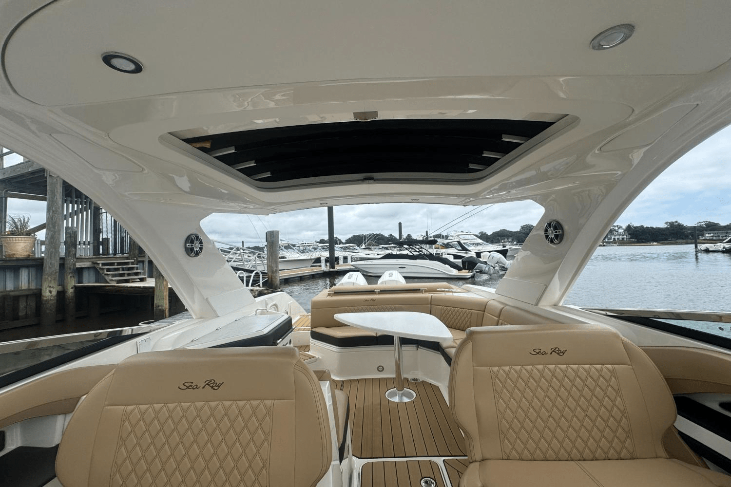 2023 Sea Ray SLX 310 Outboard Image Thumbnail #31