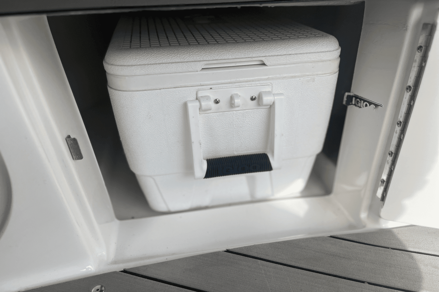 2022 Sea Ray 350 SLX Image Thumbnail #16