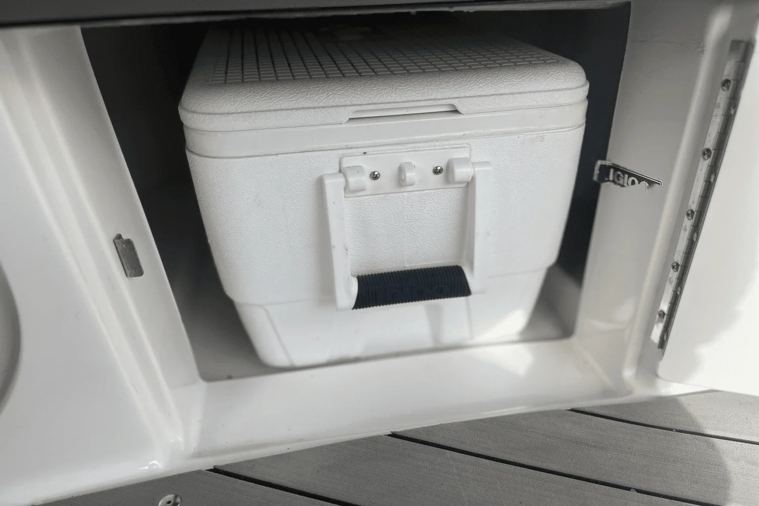 2022 Sea Ray 350 SLX Image Thumbnail #16