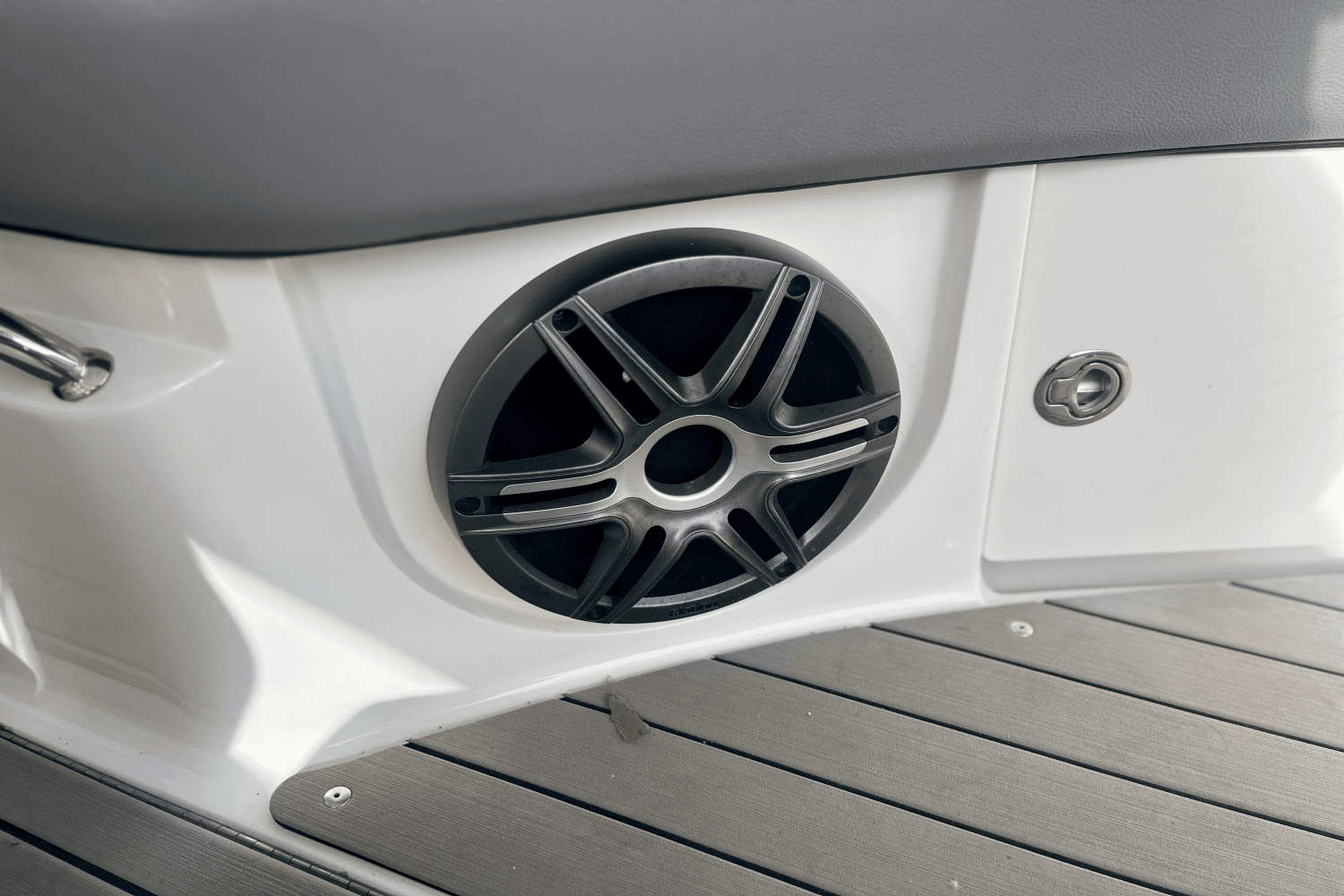 2022 Sea Ray 350 SLX Image Thumbnail #15