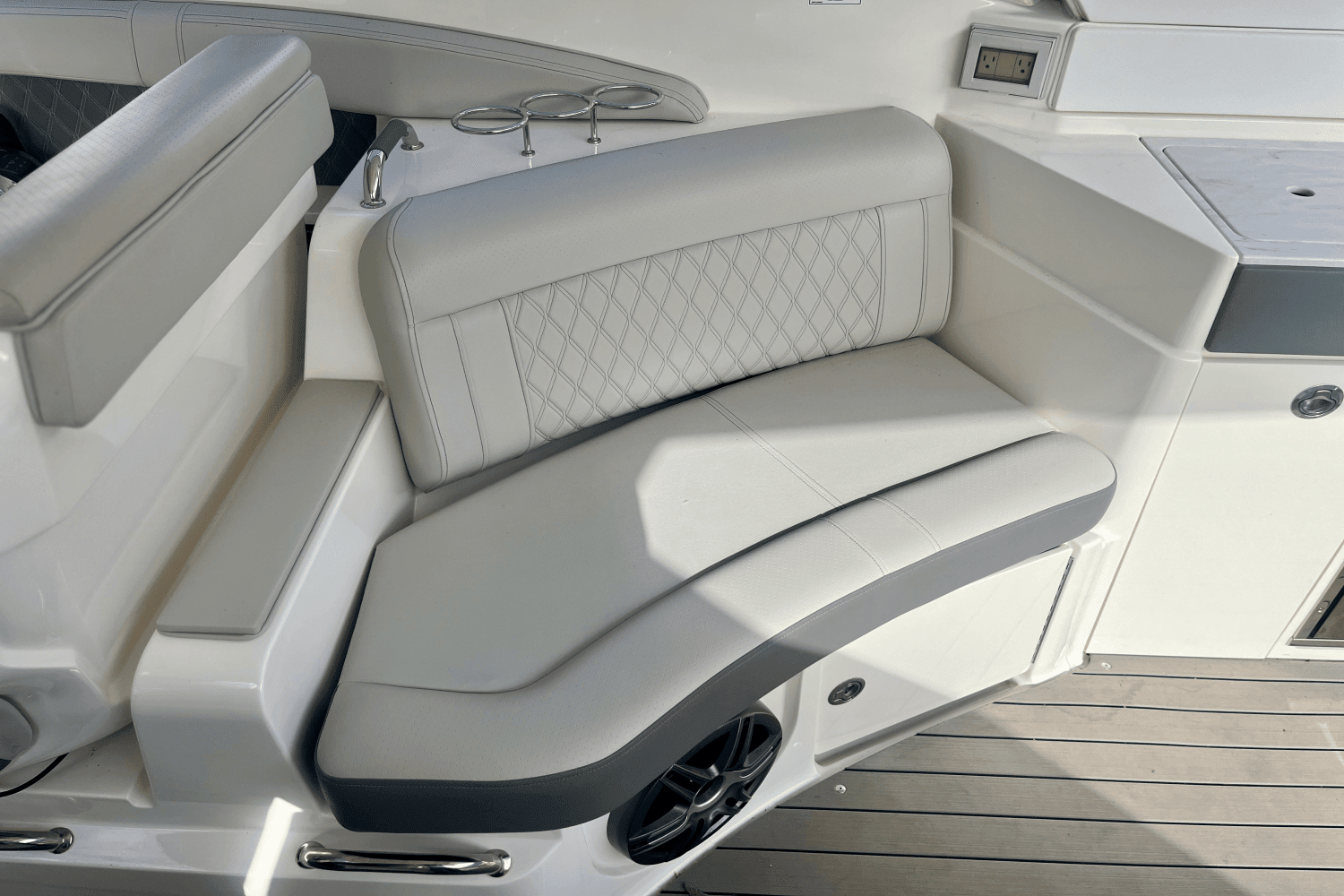 2022 Sea Ray 350 SLX Image Thumbnail #13