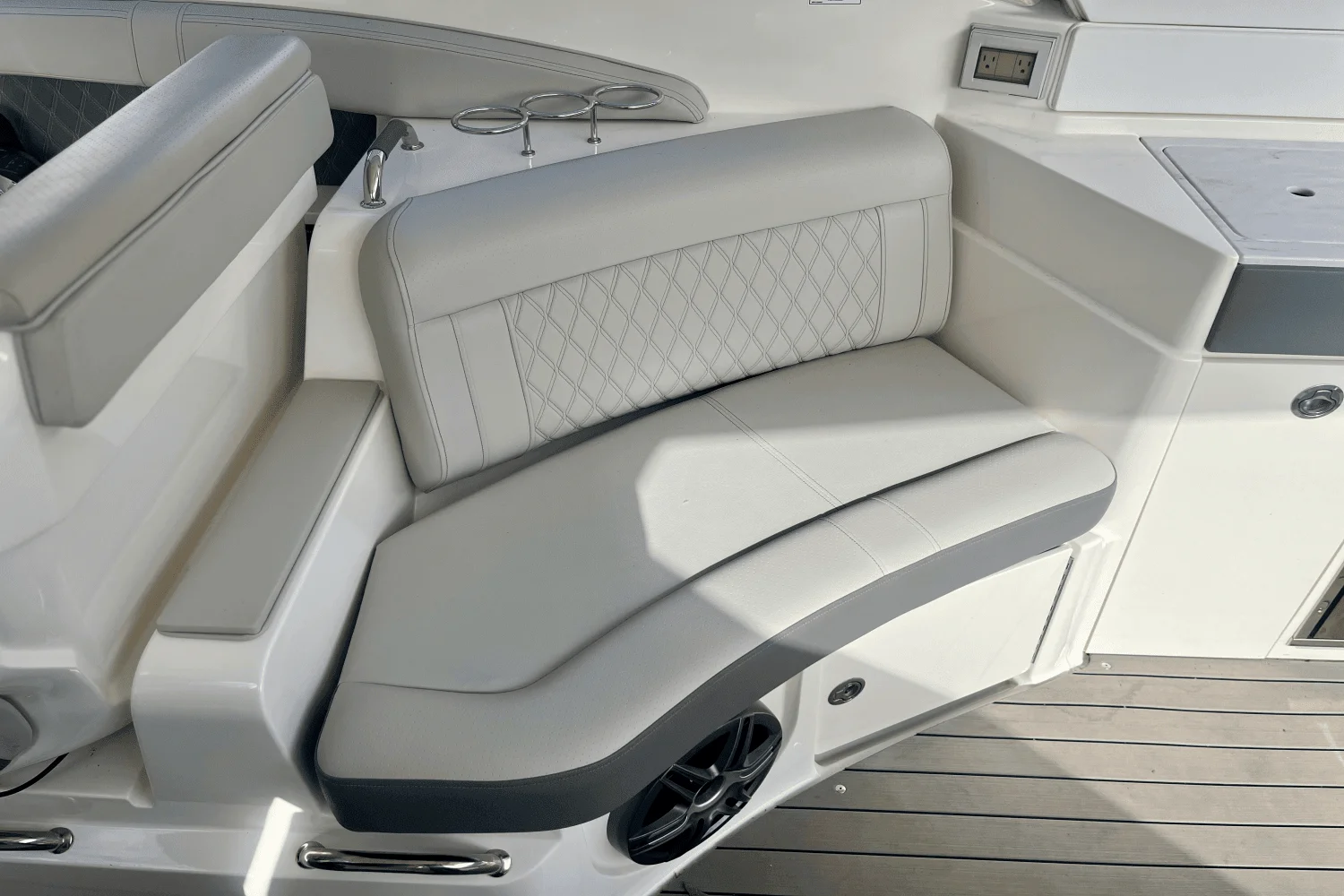 2022 Sea Ray 350 SLX Image Thumbnail #13