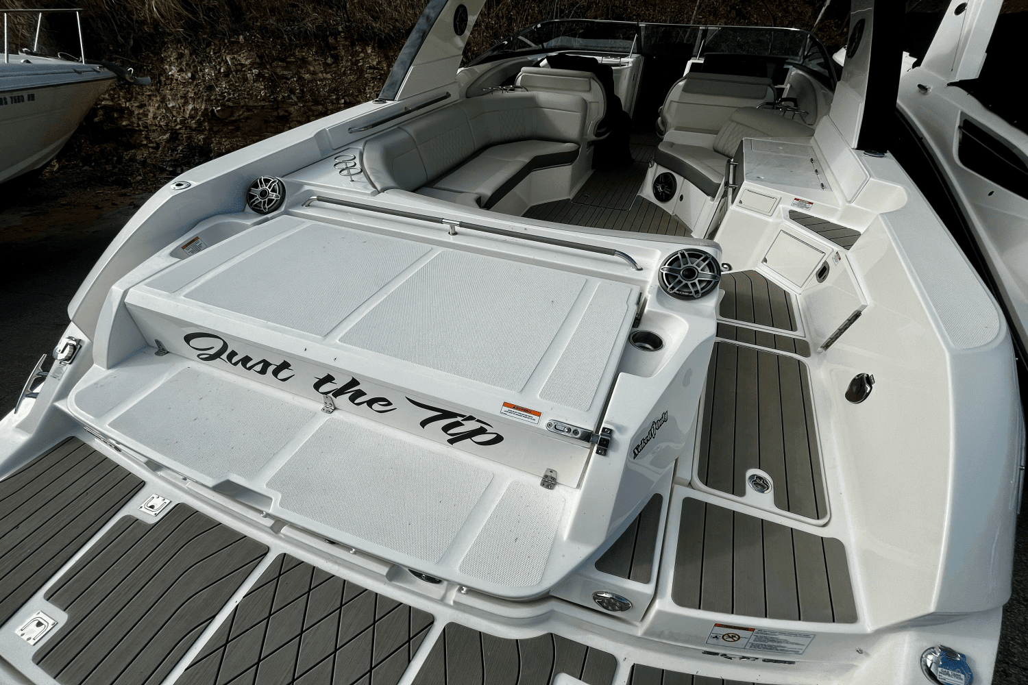 2022 Sea Ray 350 SLX Image Thumbnail #8