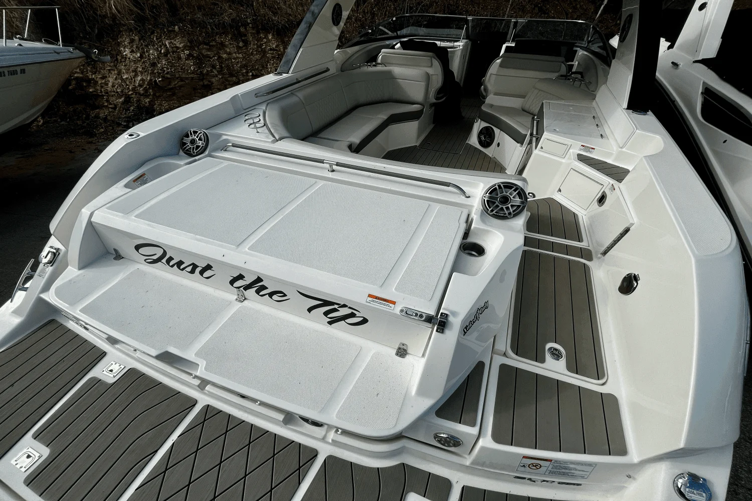 2022 Sea Ray 350 SLX Image Thumbnail #8