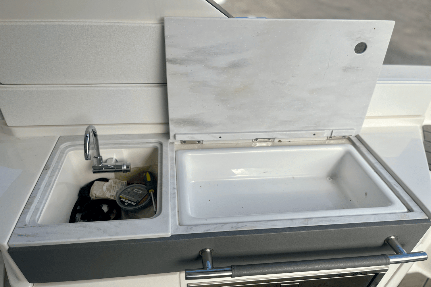 2022 Sea Ray 350 SLX Image Thumbnail #19