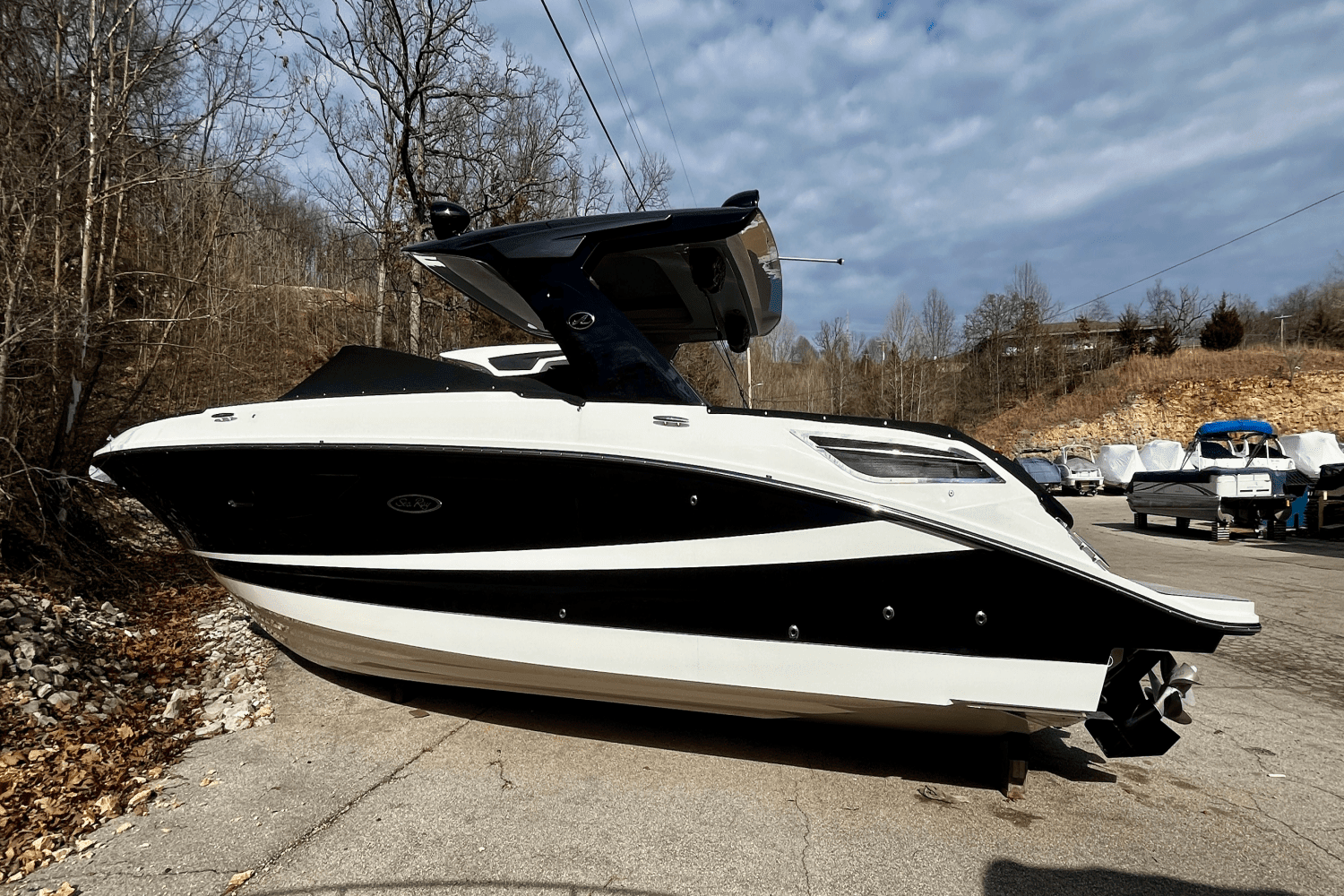 2022 Sea Ray 350 SLX Image Thumbnail #4