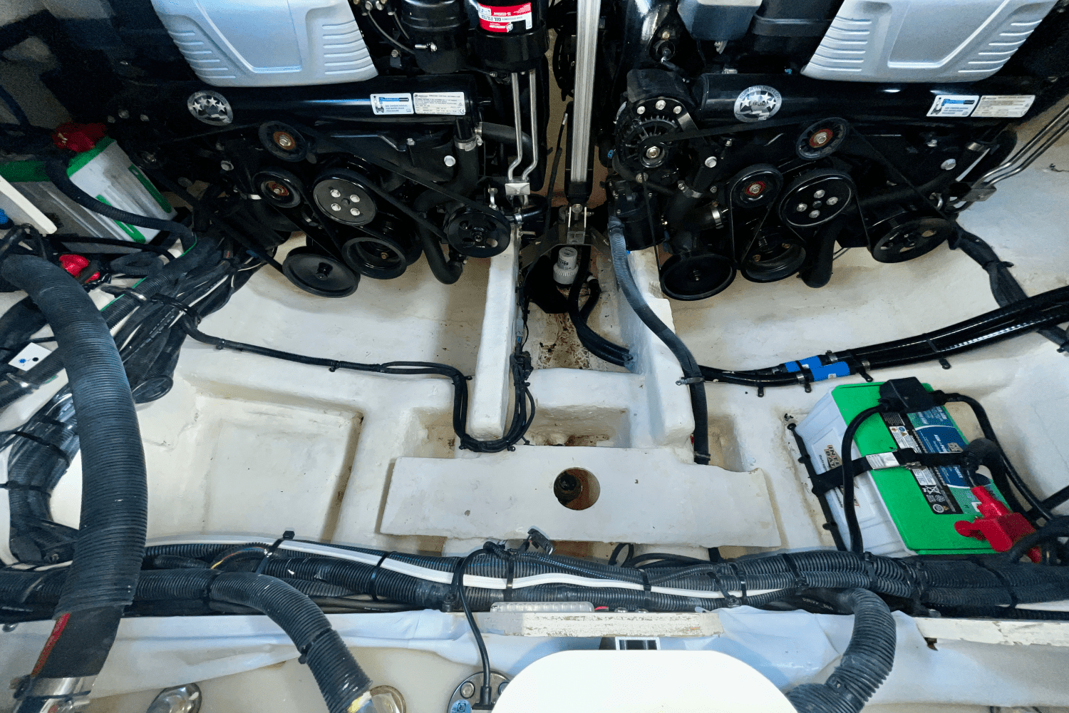 2022 Sea Ray 350 SLX Image Thumbnail #21