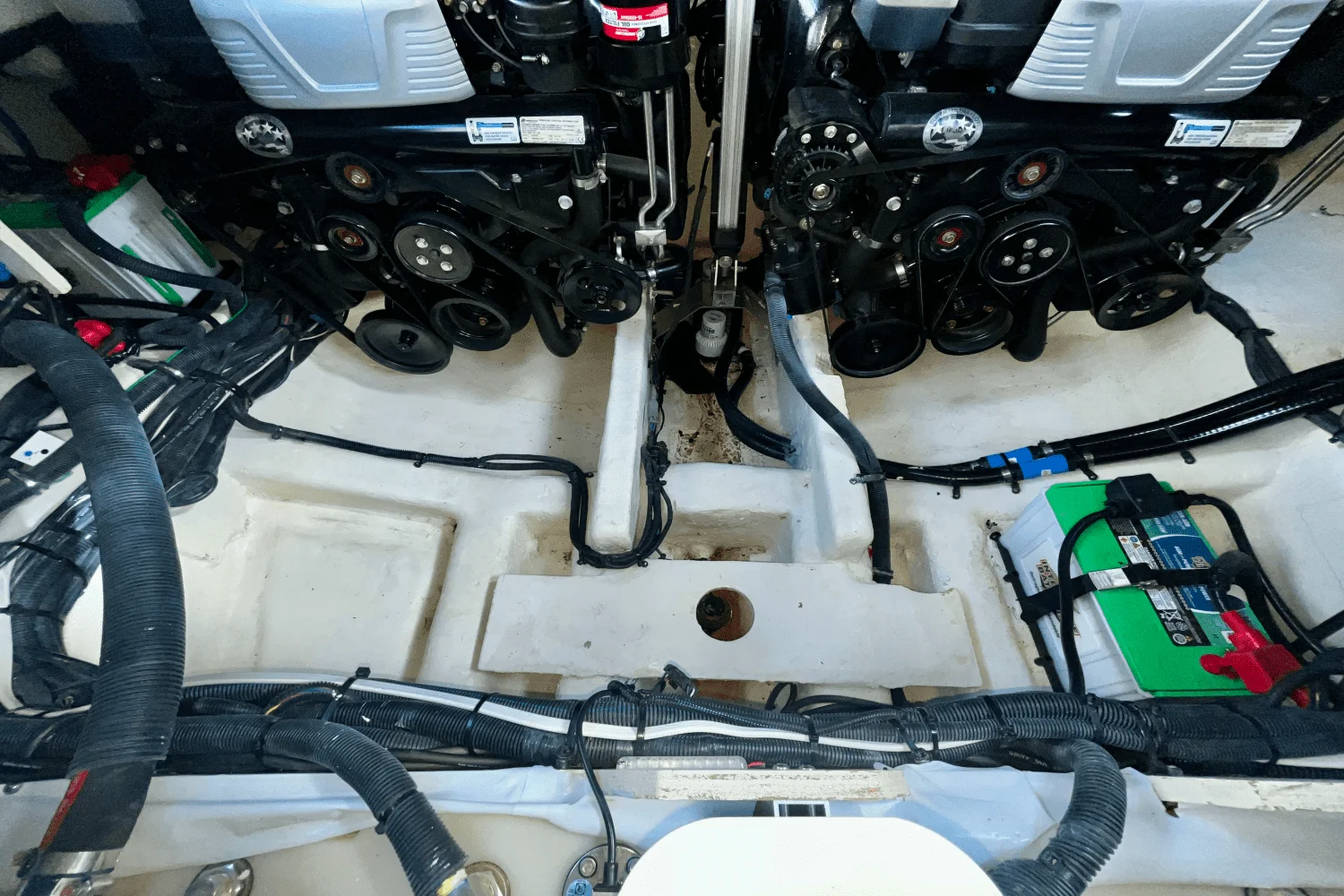 2022 Sea Ray 350 SLX Image Thumbnail #21