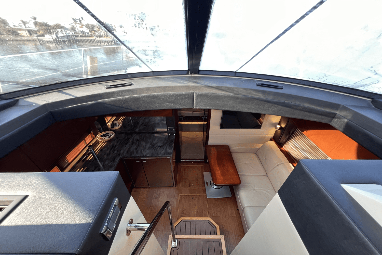 2016 Sea Ray 470 SUNDANCER Image Thumbnail #25