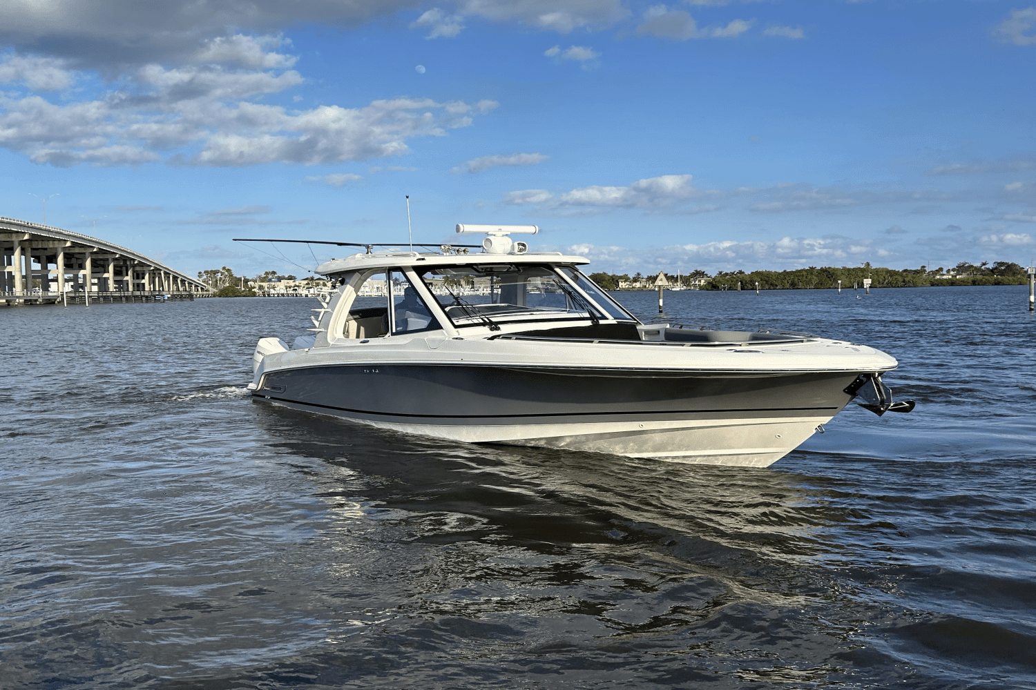 2024 Boston Whaler 380 EX Image Thumbnail #6