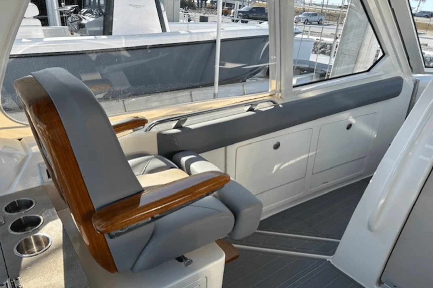 2024 Boston Whaler 380 REALM Image Thumbnail #22