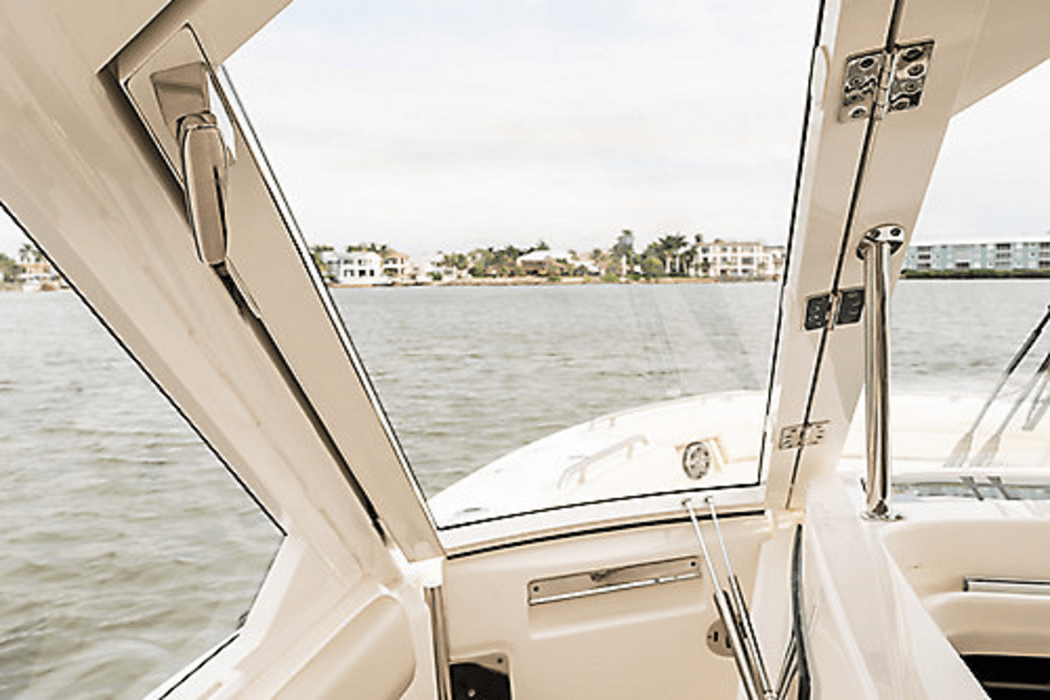 2024 Boston Whaler 380 EX Image Thumbnail #7