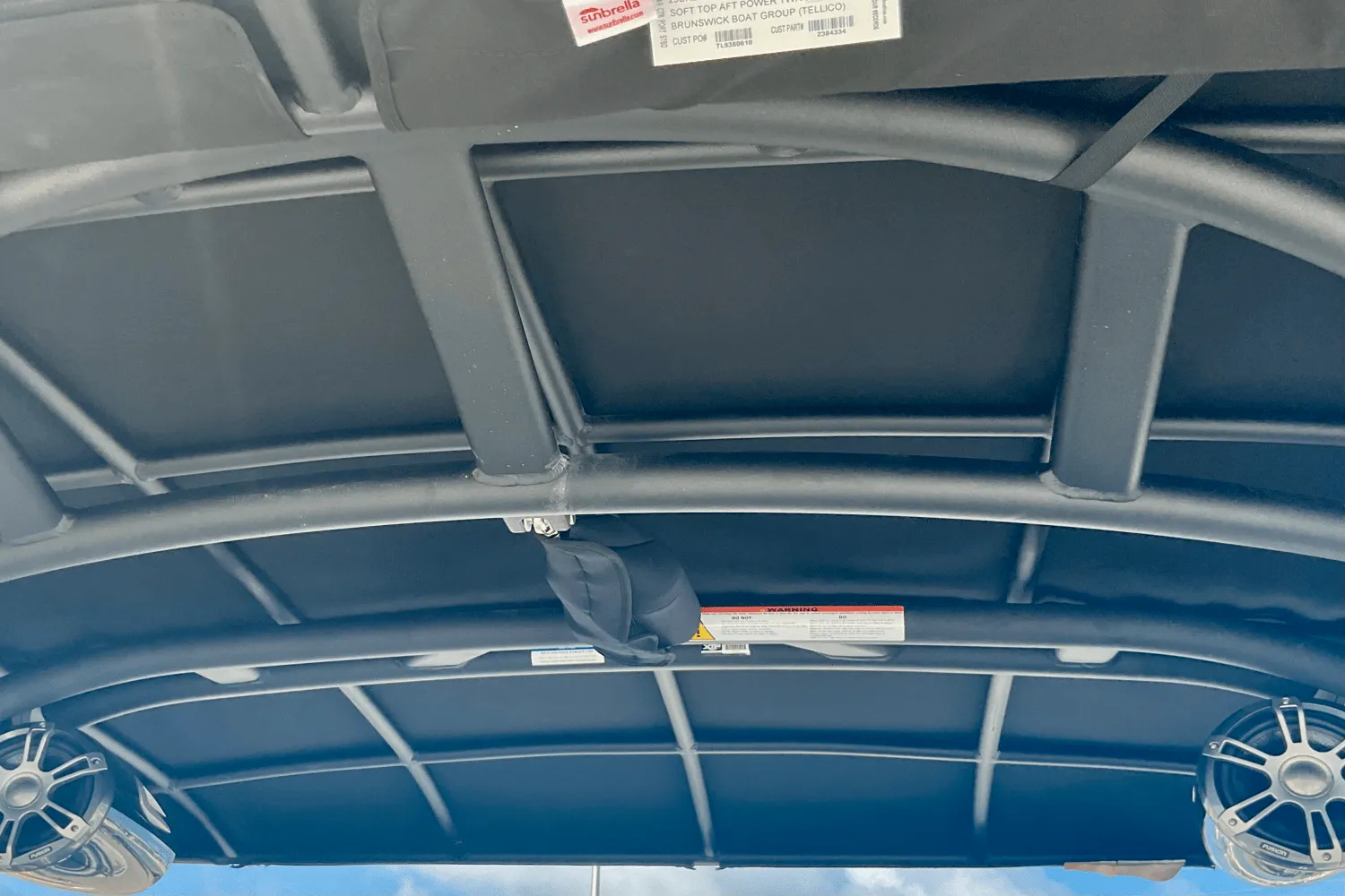 2025 Sea Ray SLX 260 Outboard Image Thumbnail #11