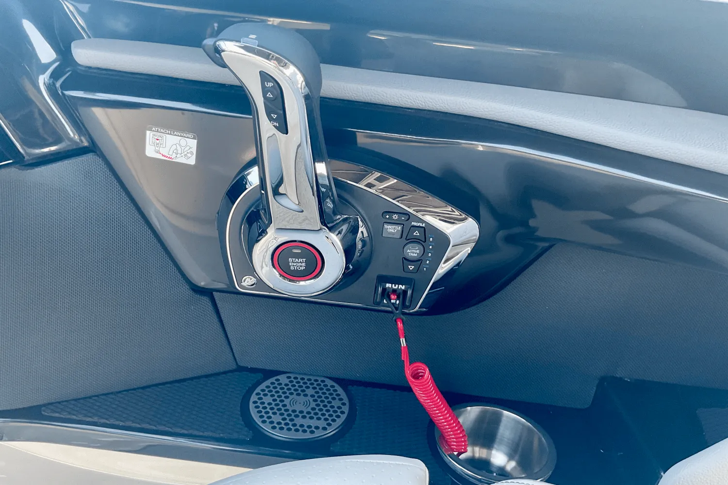 2025 Sea Ray SLX 260 Outboard Image Thumbnail #21