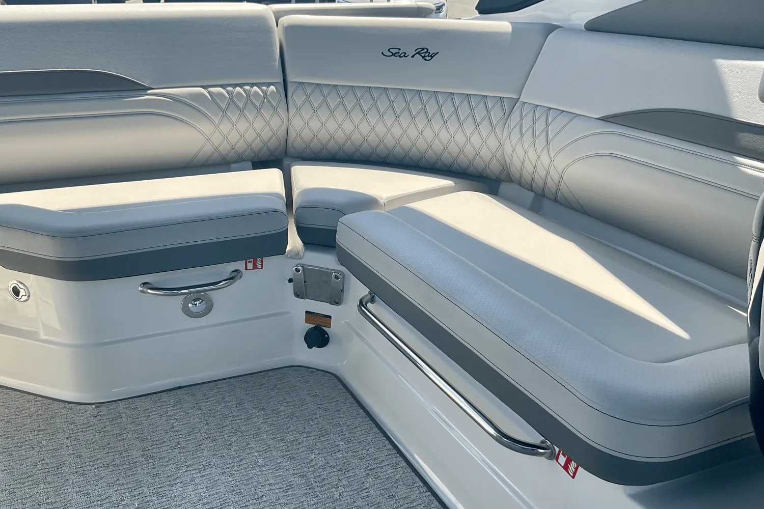 2025 Sea Ray SLX 260 Outboard Image Thumbnail #15