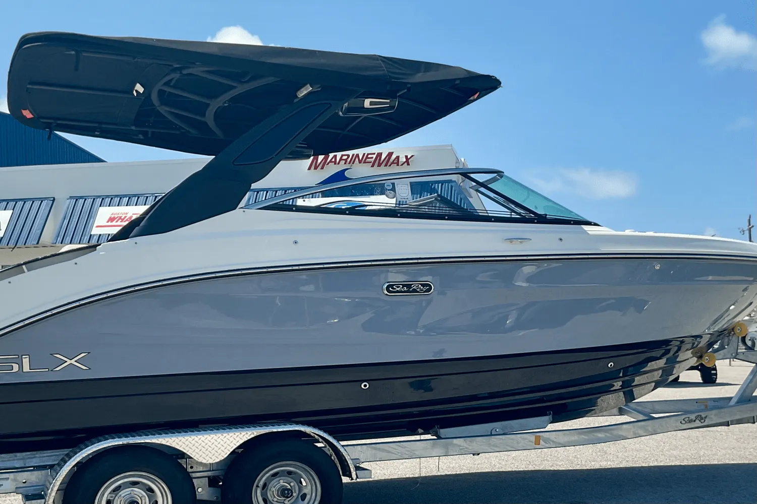 2025 Sea Ray SLX 260 Outboard Image Thumbnail #1