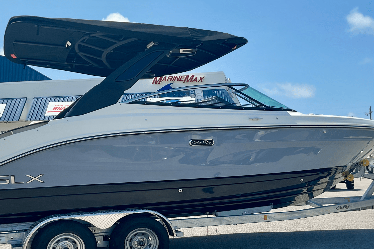 2025 Sea Ray SLX 260 Outboard Image Thumbnail #1