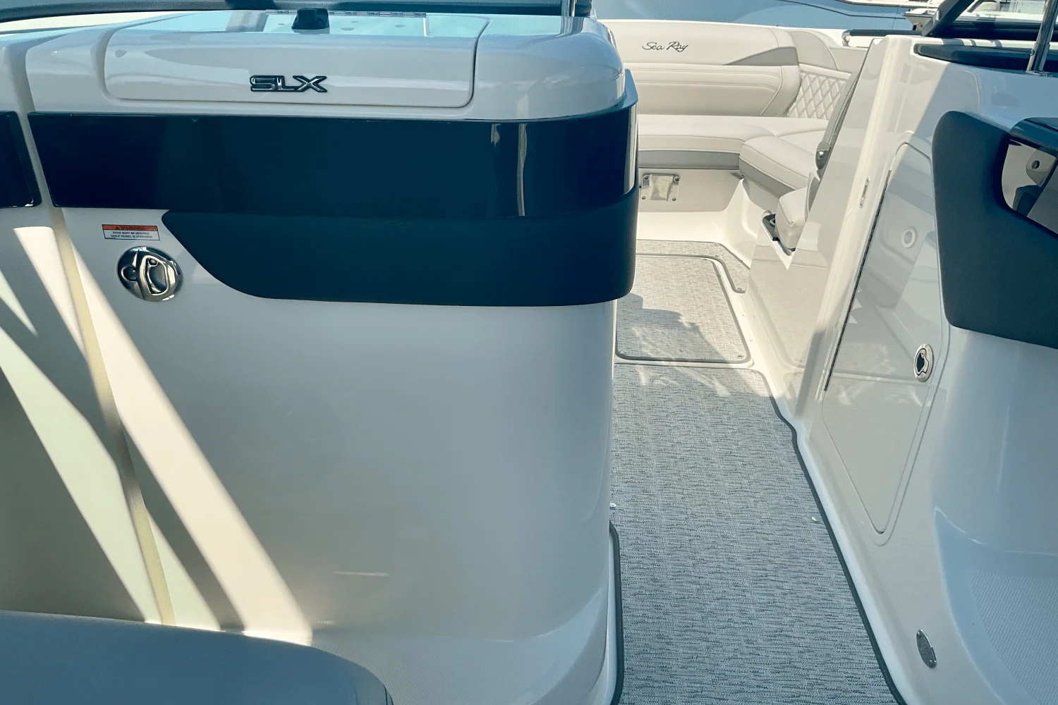 2025 Sea Ray SLX 260 Outboard Image Thumbnail #26