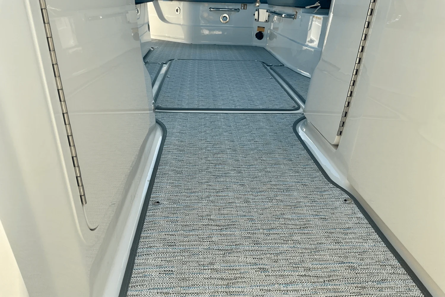 2025 Sea Ray SLX 260 Outboard Image Thumbnail #35