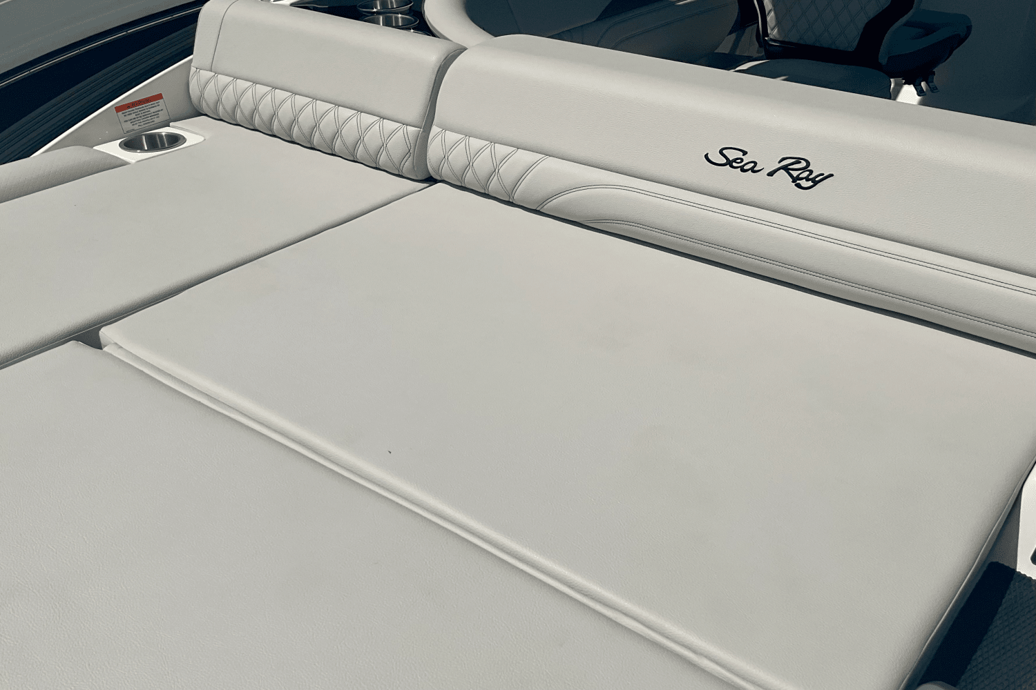 2025 Sea Ray SLX 260 Outboard Image Thumbnail #12