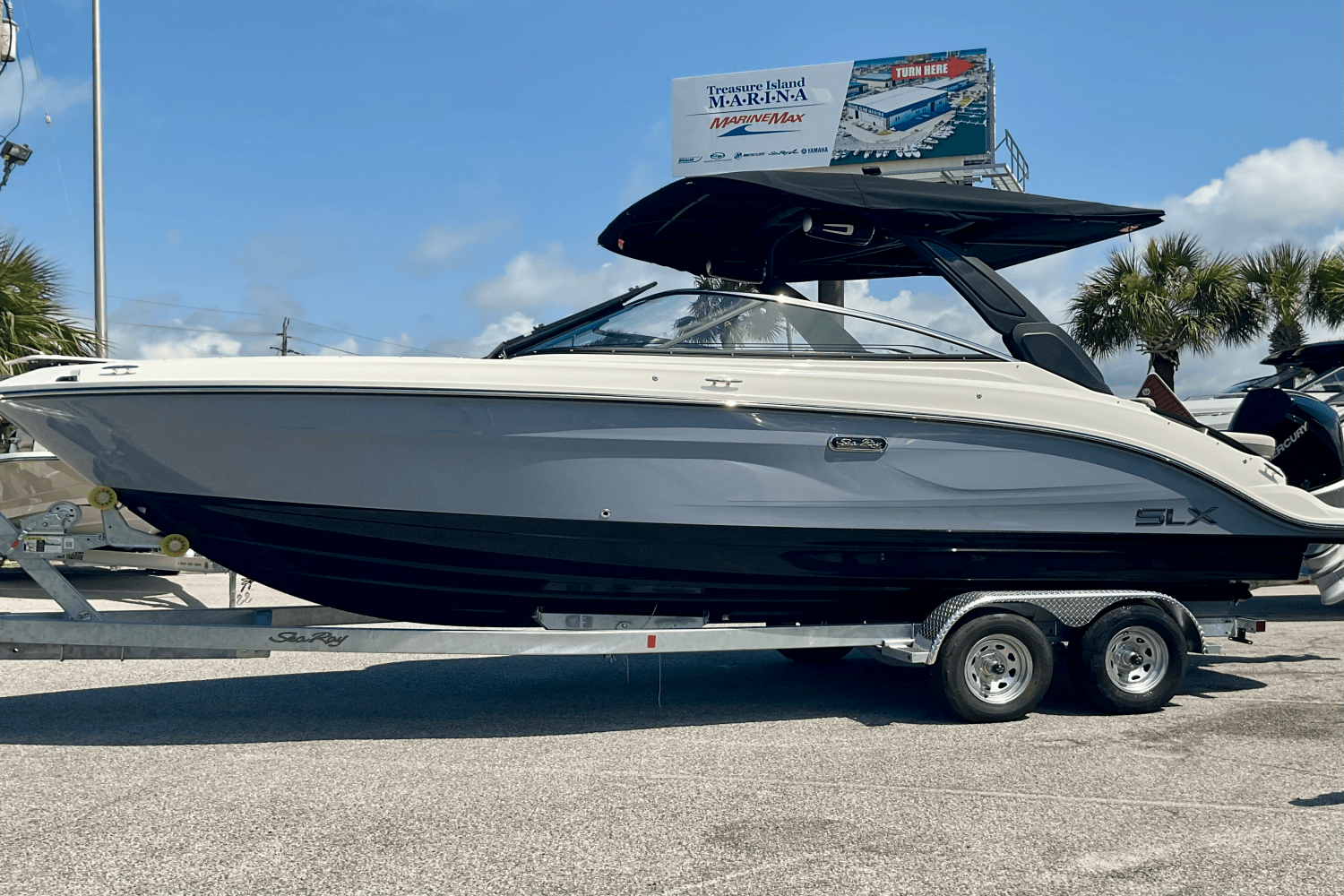 2025 Sea Ray SLX 260 Outboard Image Thumbnail #2