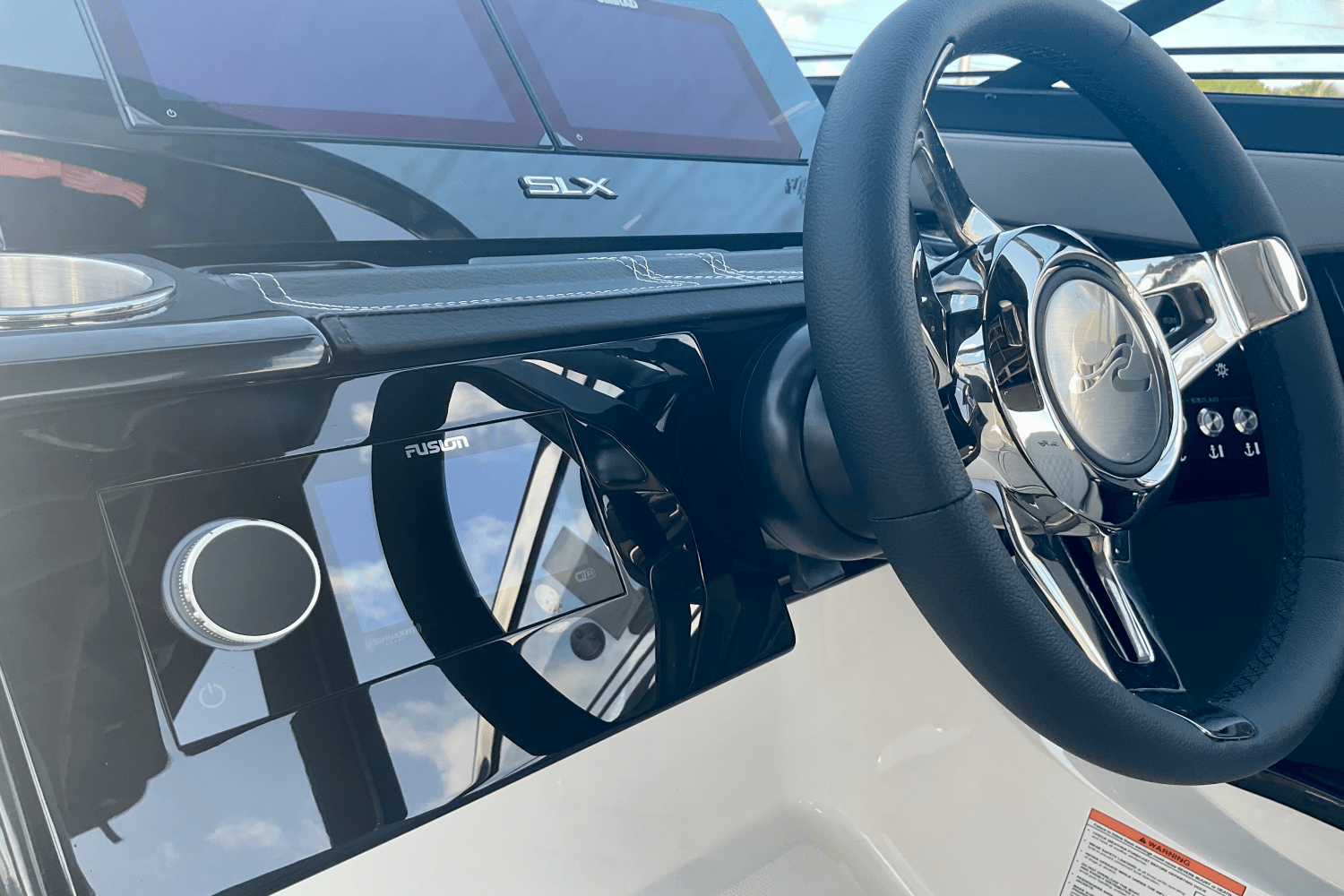 2025 Sea Ray SLX 260 Outboard Image Thumbnail #19