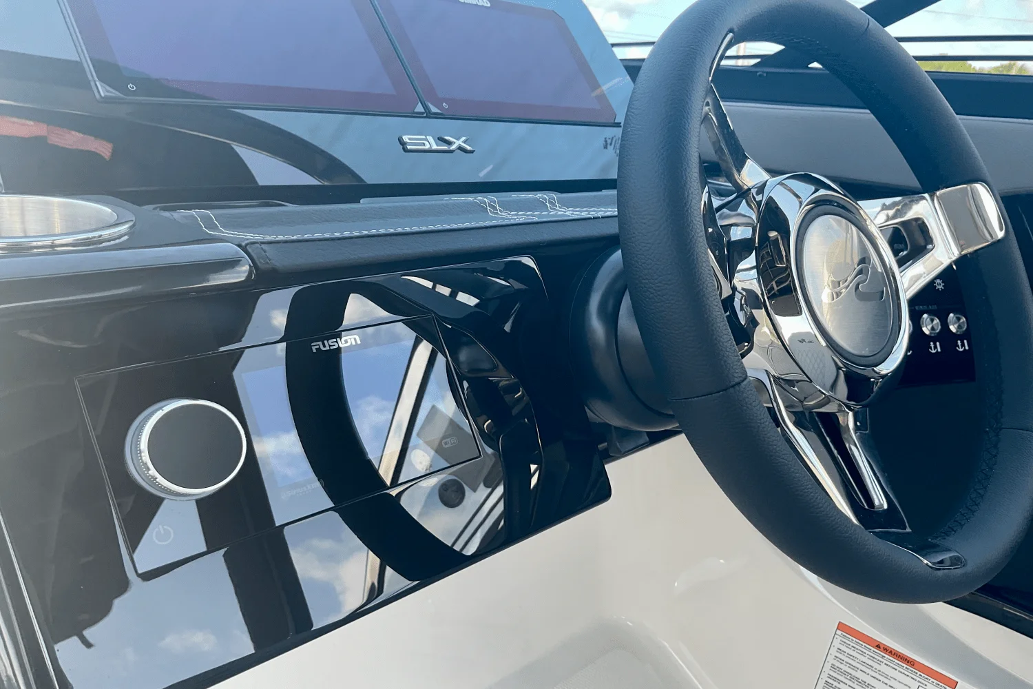 2025 Sea Ray SLX 260 Outboard Image Thumbnail #19