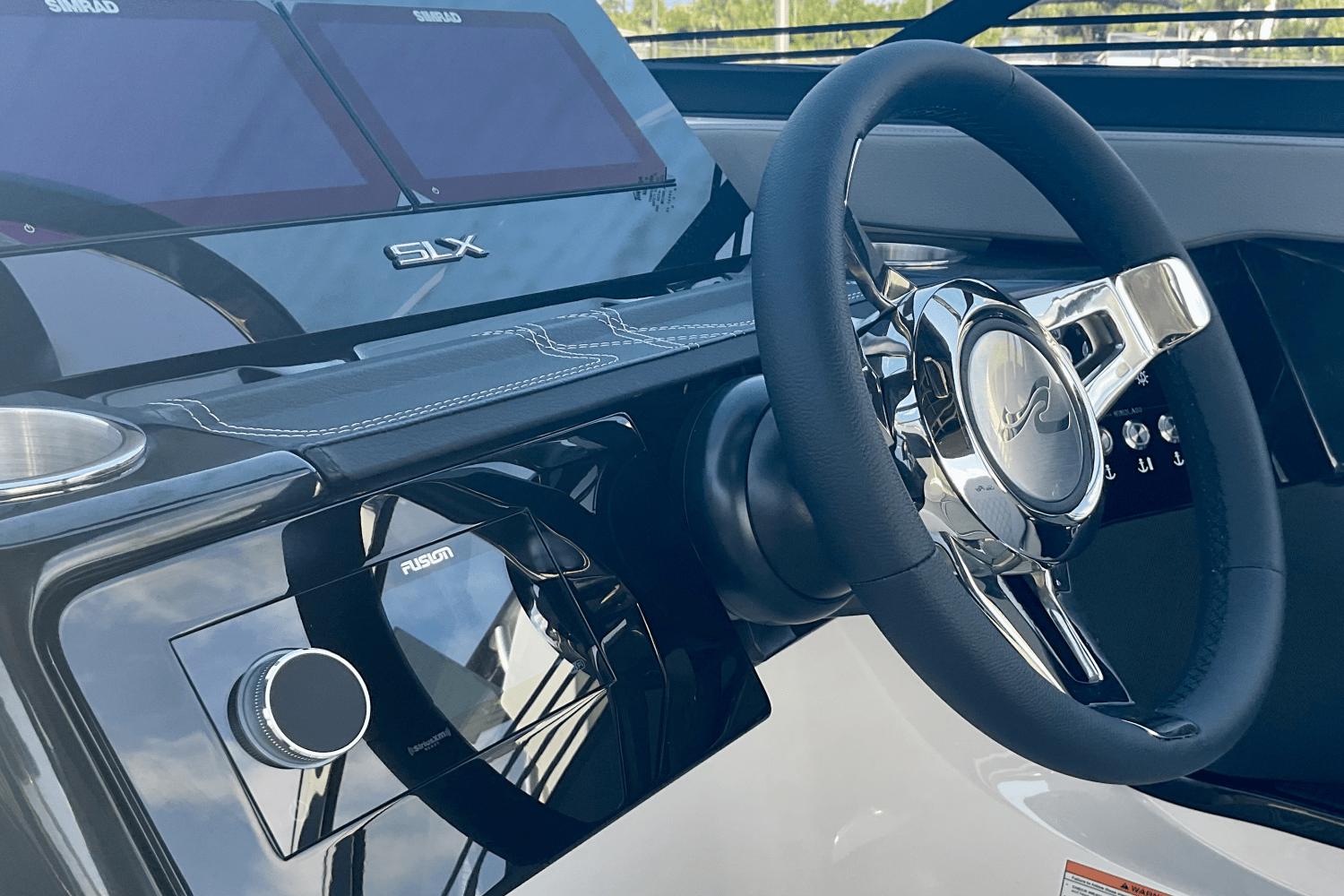 2025 Sea Ray SLX 260 Outboard Image Thumbnail #18