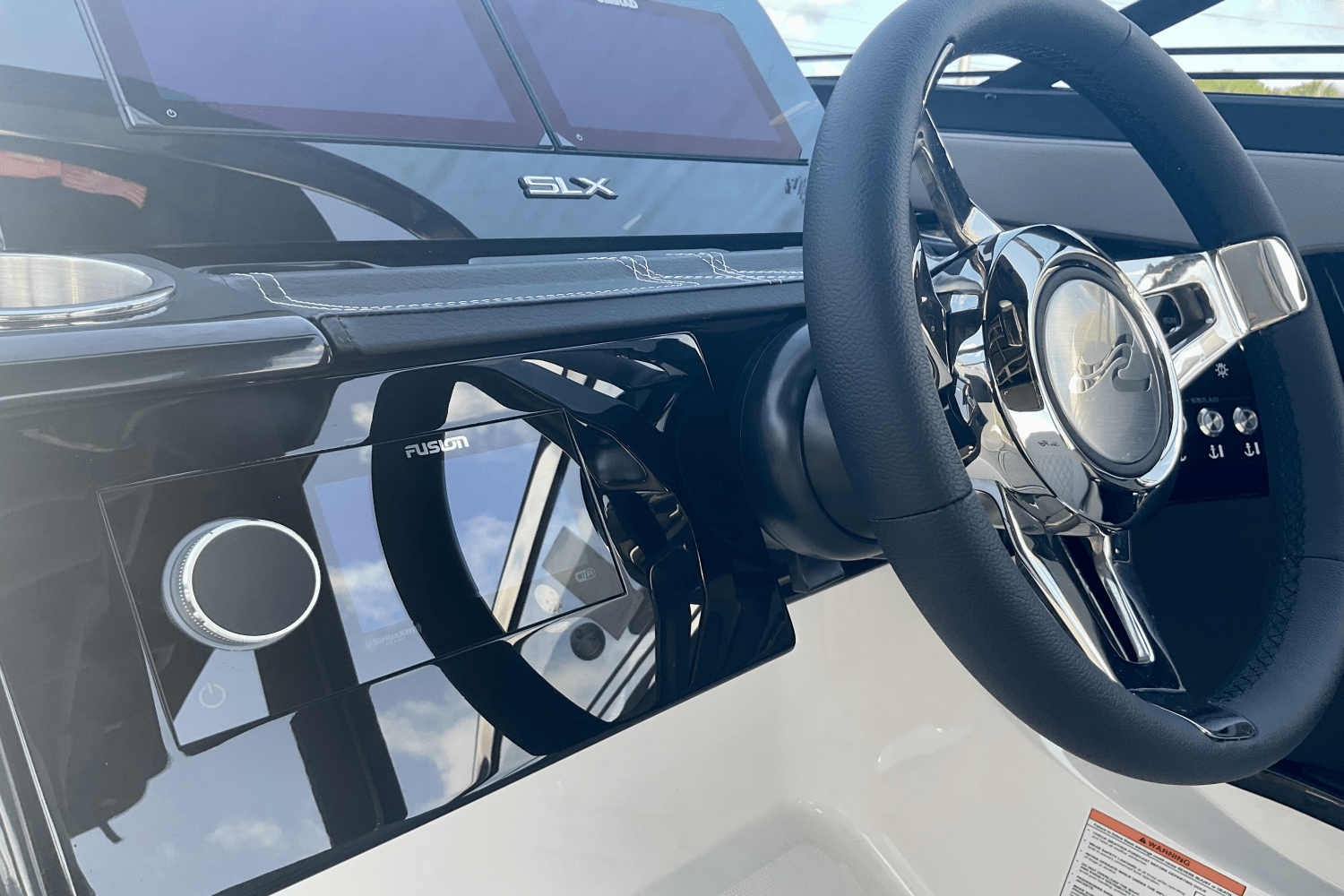 2025 Sea Ray SLX 260 Outboard Image Thumbnail #19