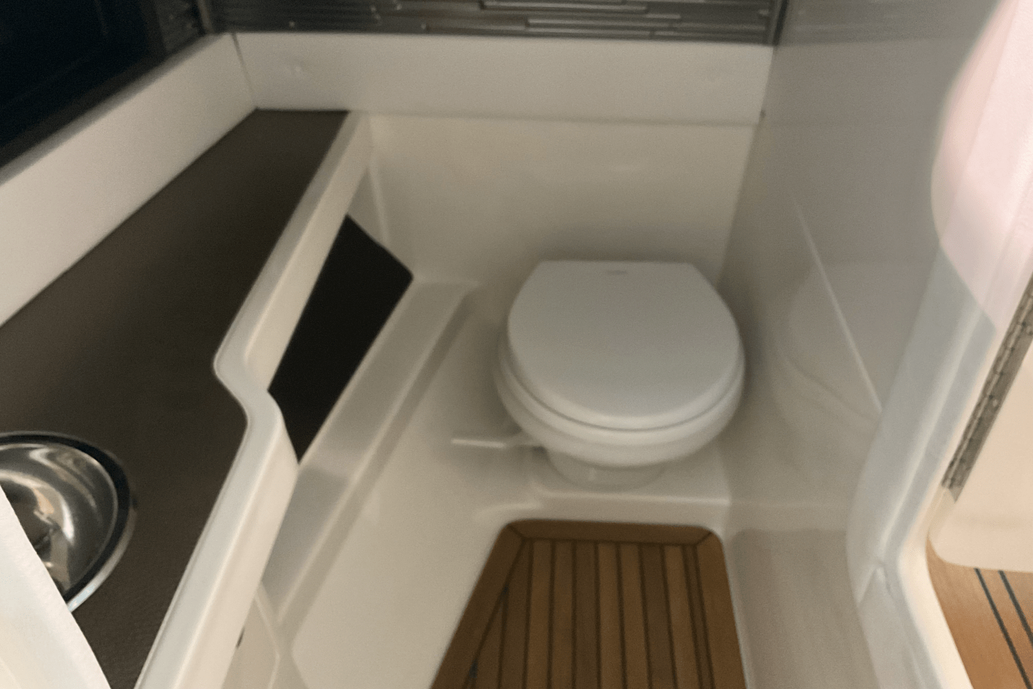 2026 Sea Ray 310SLX-OB Image Thumbnail #26