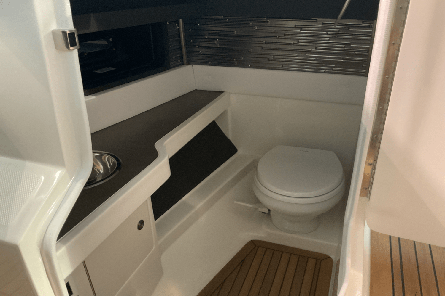 2026 Sea Ray 310SLX-OB Image Thumbnail #25