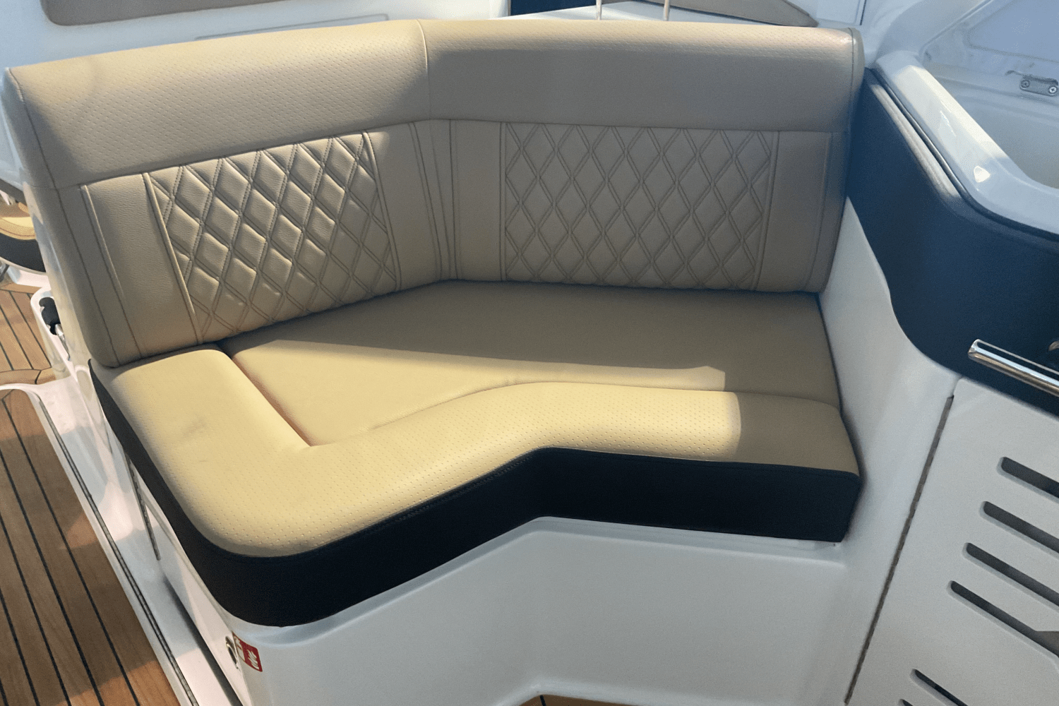 2026 Sea Ray 310SLX-OB Image Thumbnail #13