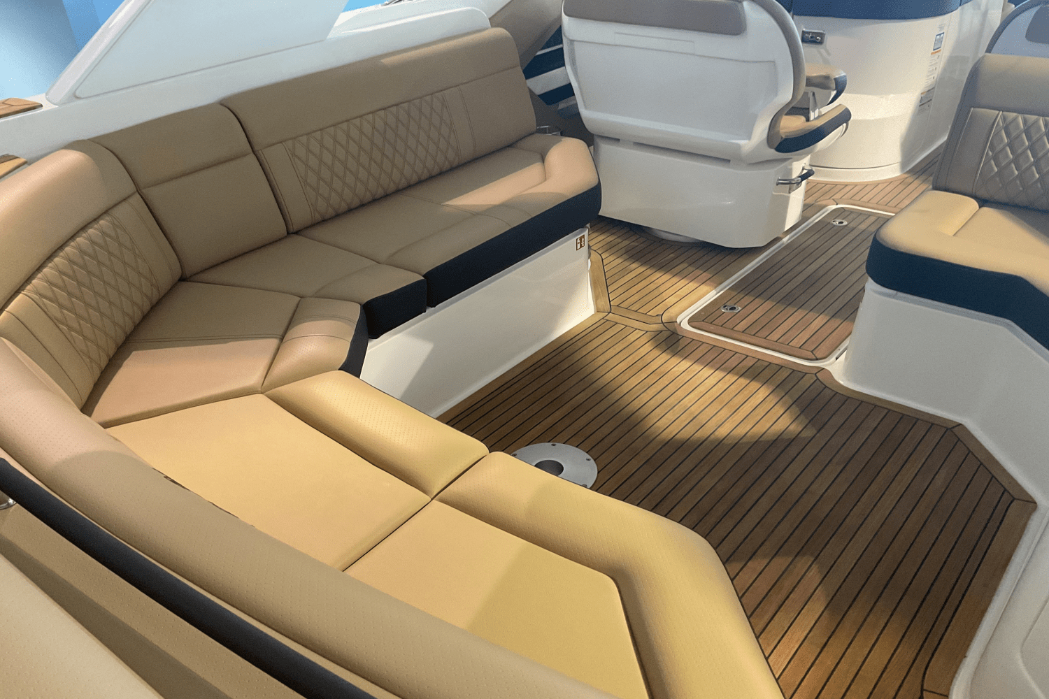 2026 Sea Ray 310SLX-OB Image Thumbnail #10